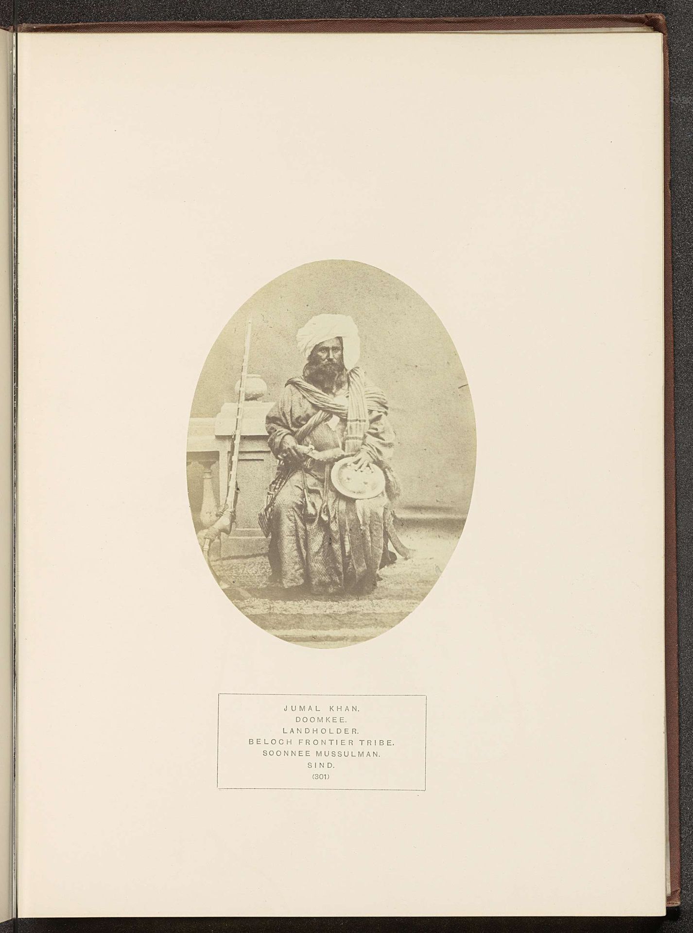 Portret van Jamul Khan, een hoofd van de Dombki-stam by Henry Charles Baskerville Tanner