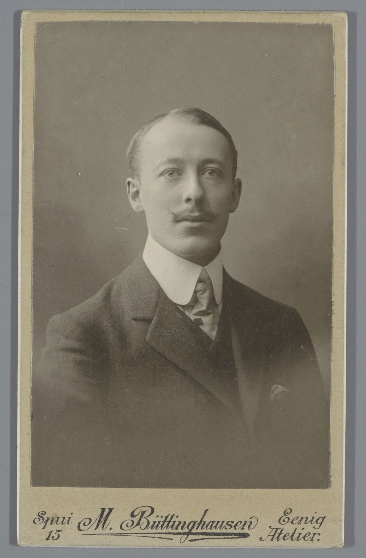 Portret van een onbekende man met snor by Max Büttinghausen
