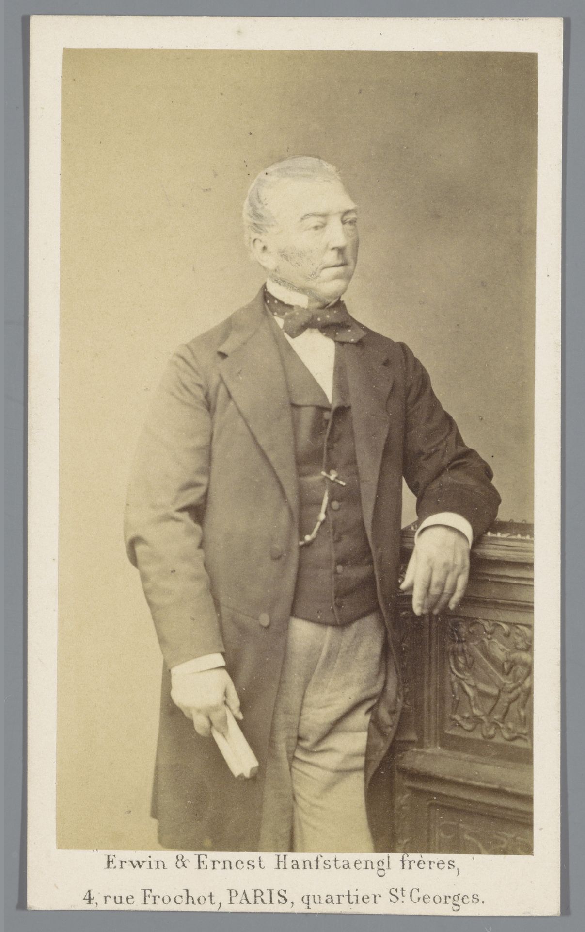 Portret van een onbekende man, aangeduid als Amédée Duparc by Erwin Hanfstaengl