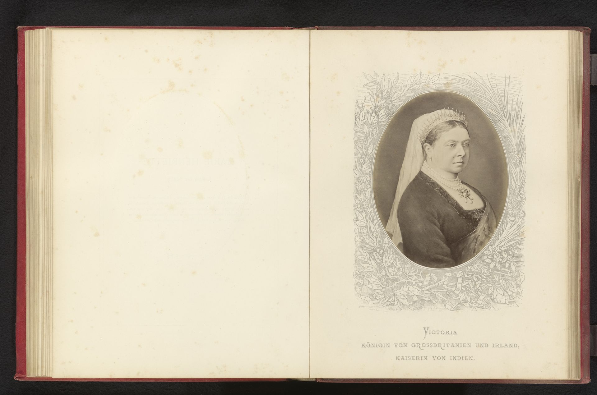 Fotoreproductie van een geschilderd portret van Victoria, koningin van Groot-Brittanië en Ierland, keizerin van India by Anonymous