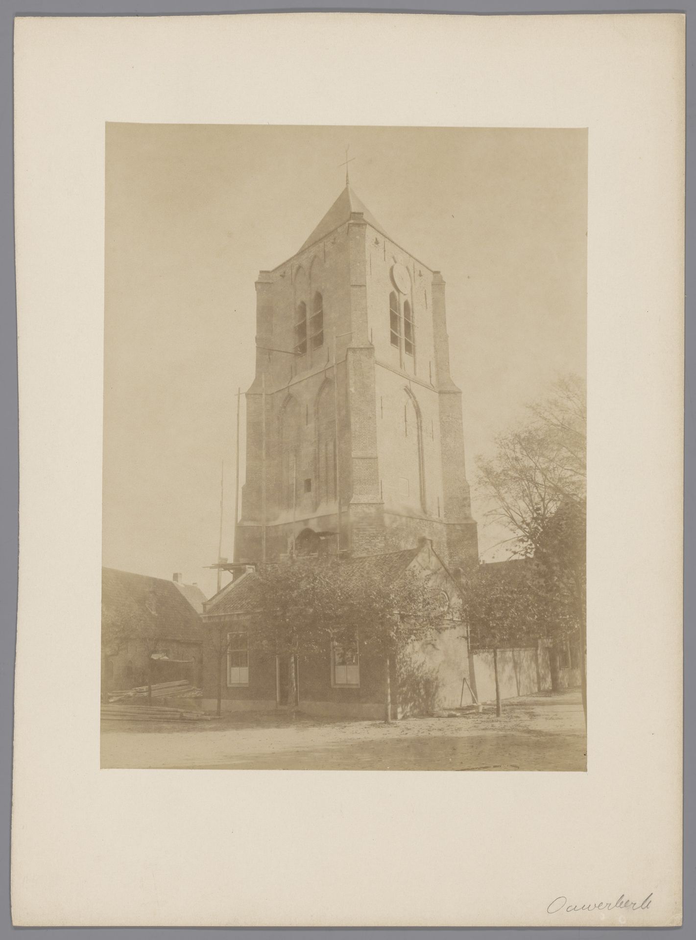 Kerktoren te Ouwerkerk by anoniem (Monumentenzorg)