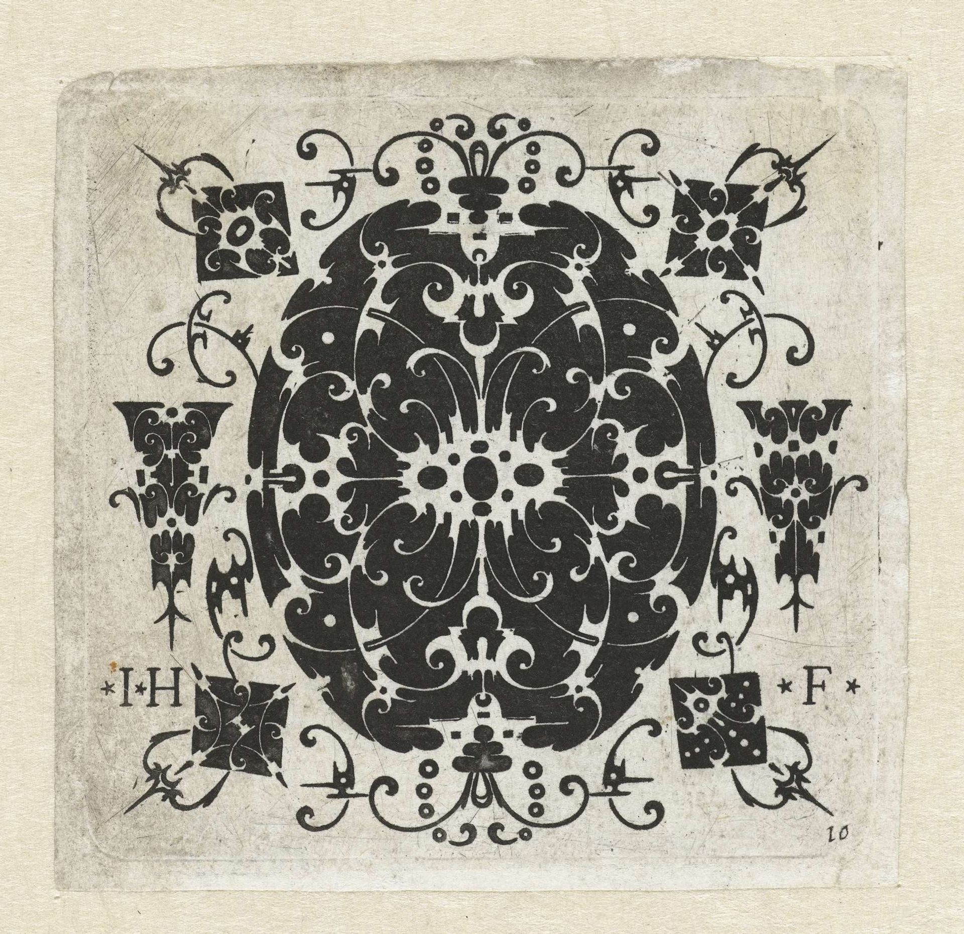 Ovaal medaillon en twaalf kleinere motieven by Jacques Hurtu