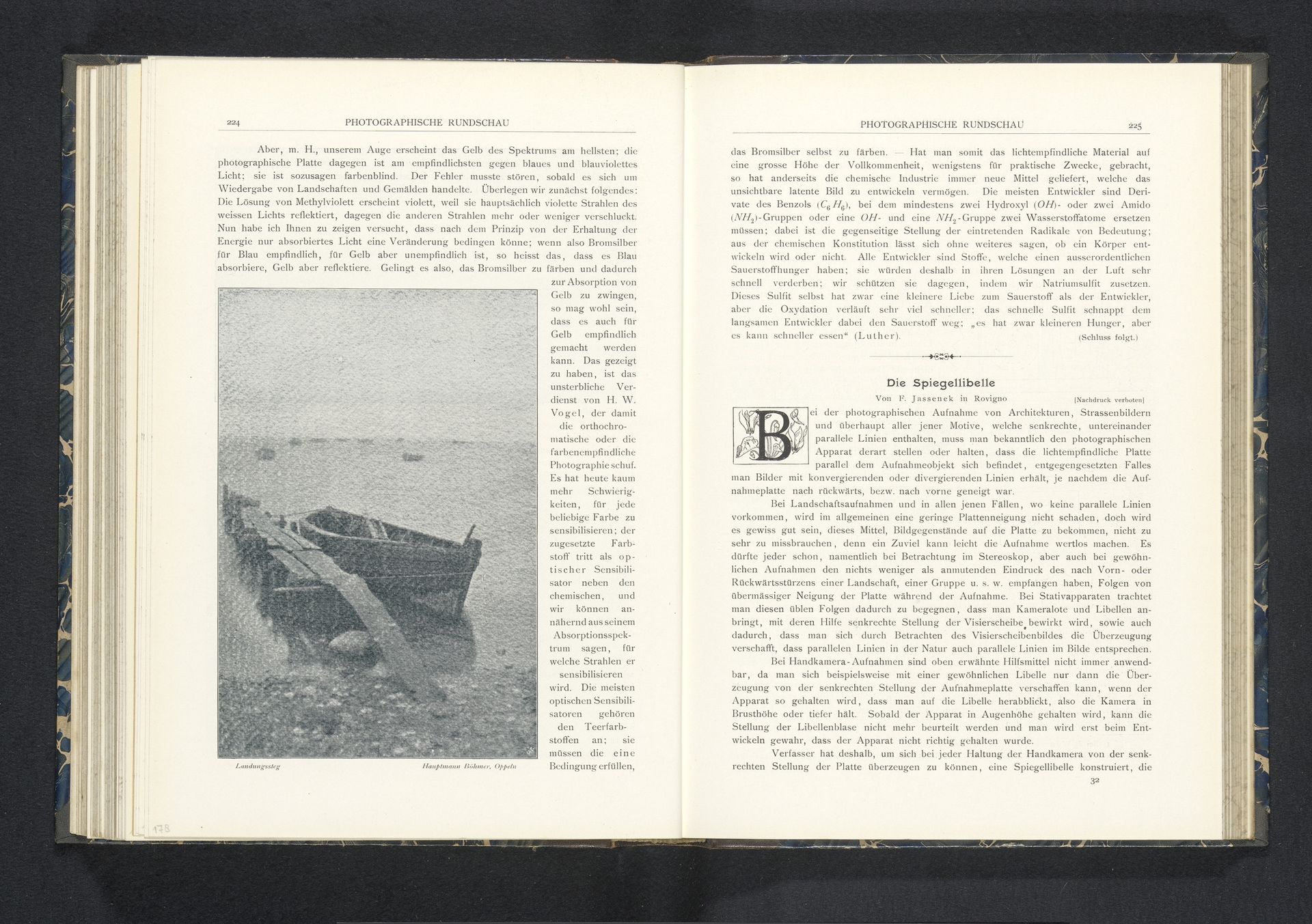 Roeiboot aan een aanlegplaats by Hauptmann A. Böhmer