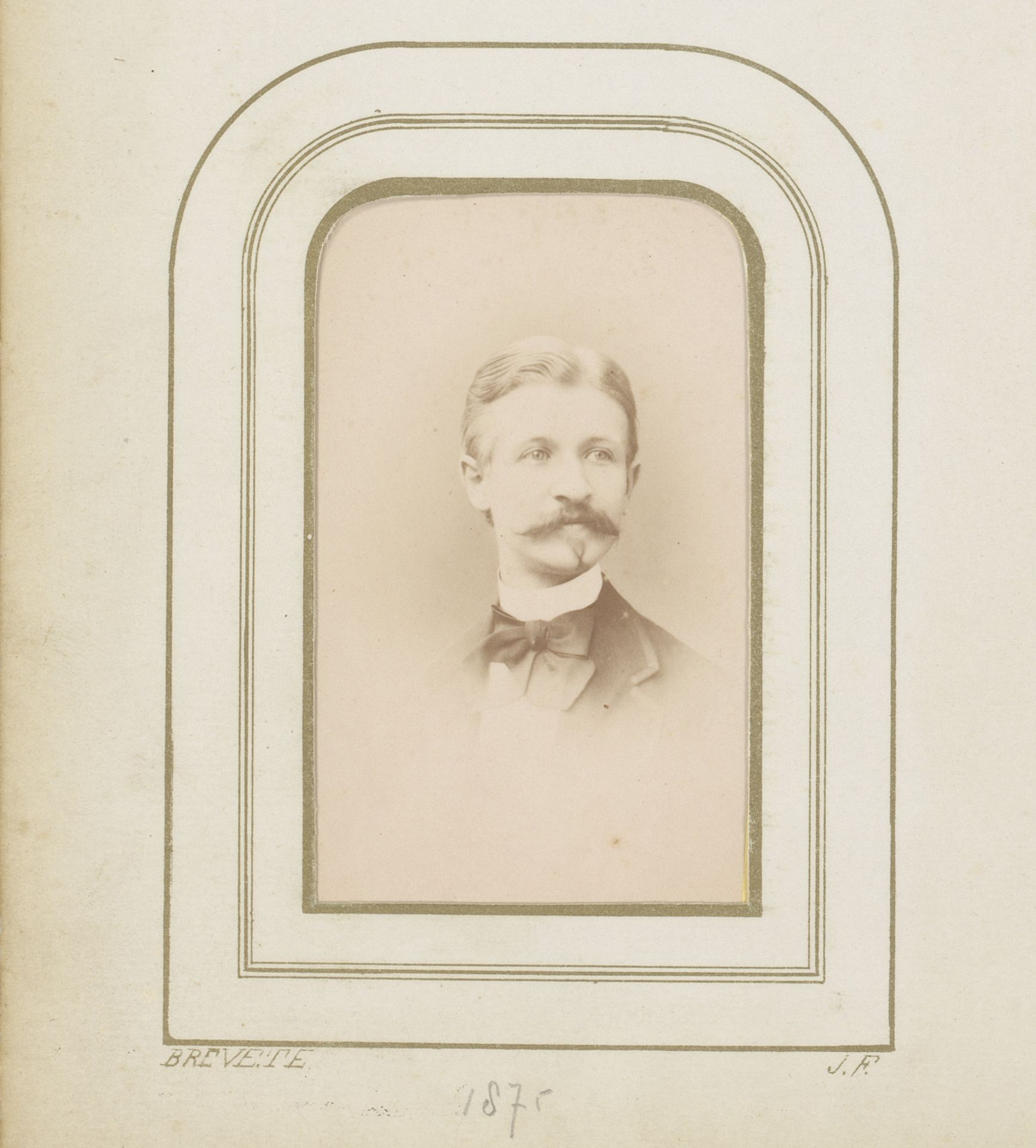 Portret van een man met snor, aangeduid als Georg Münch by Emile Pricam
