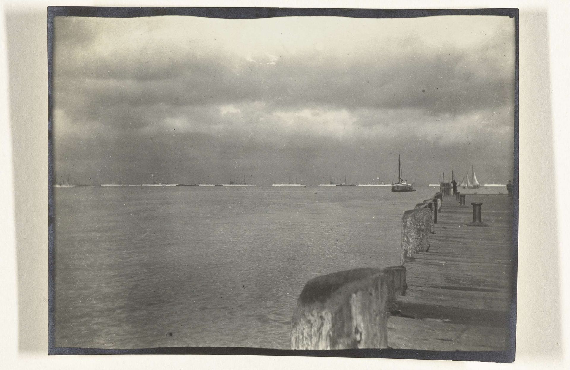 A glimpse of the fleet by Geldolph Adriaan Kessler
