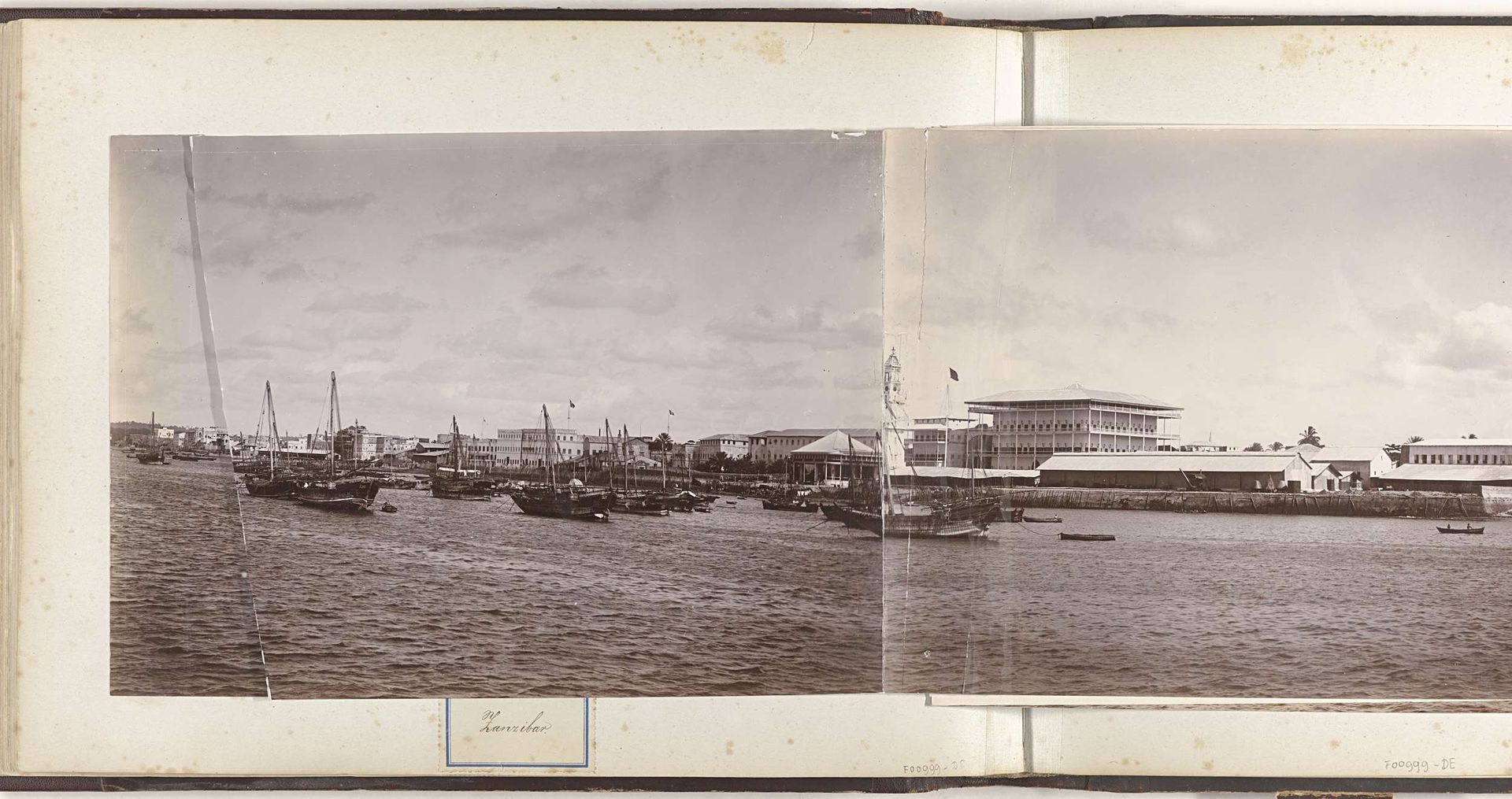 Panorama van de haven van Zanzibar by Coutinho Brothers