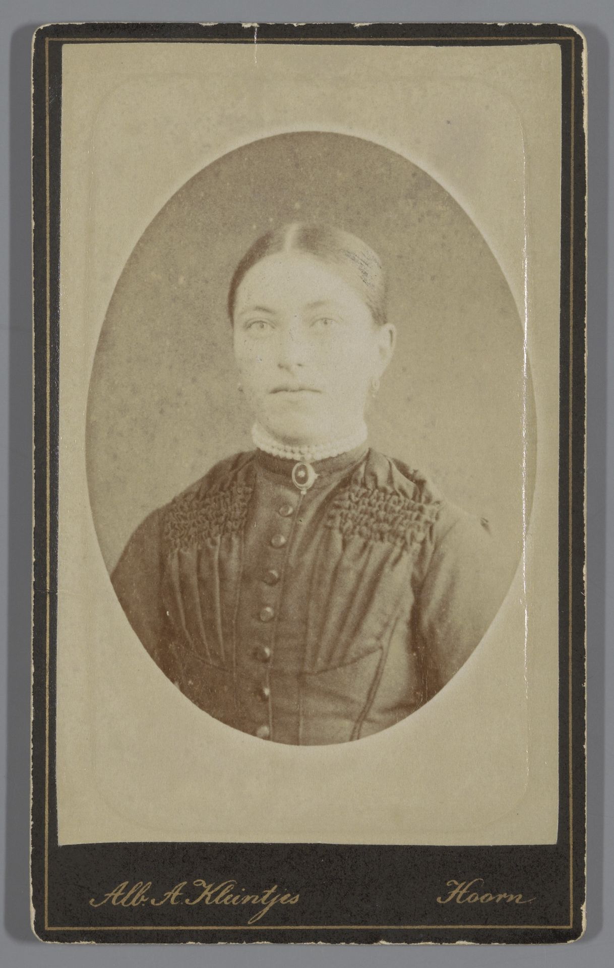 Portret van Grietje Nooij by Albert A. Kleintjes