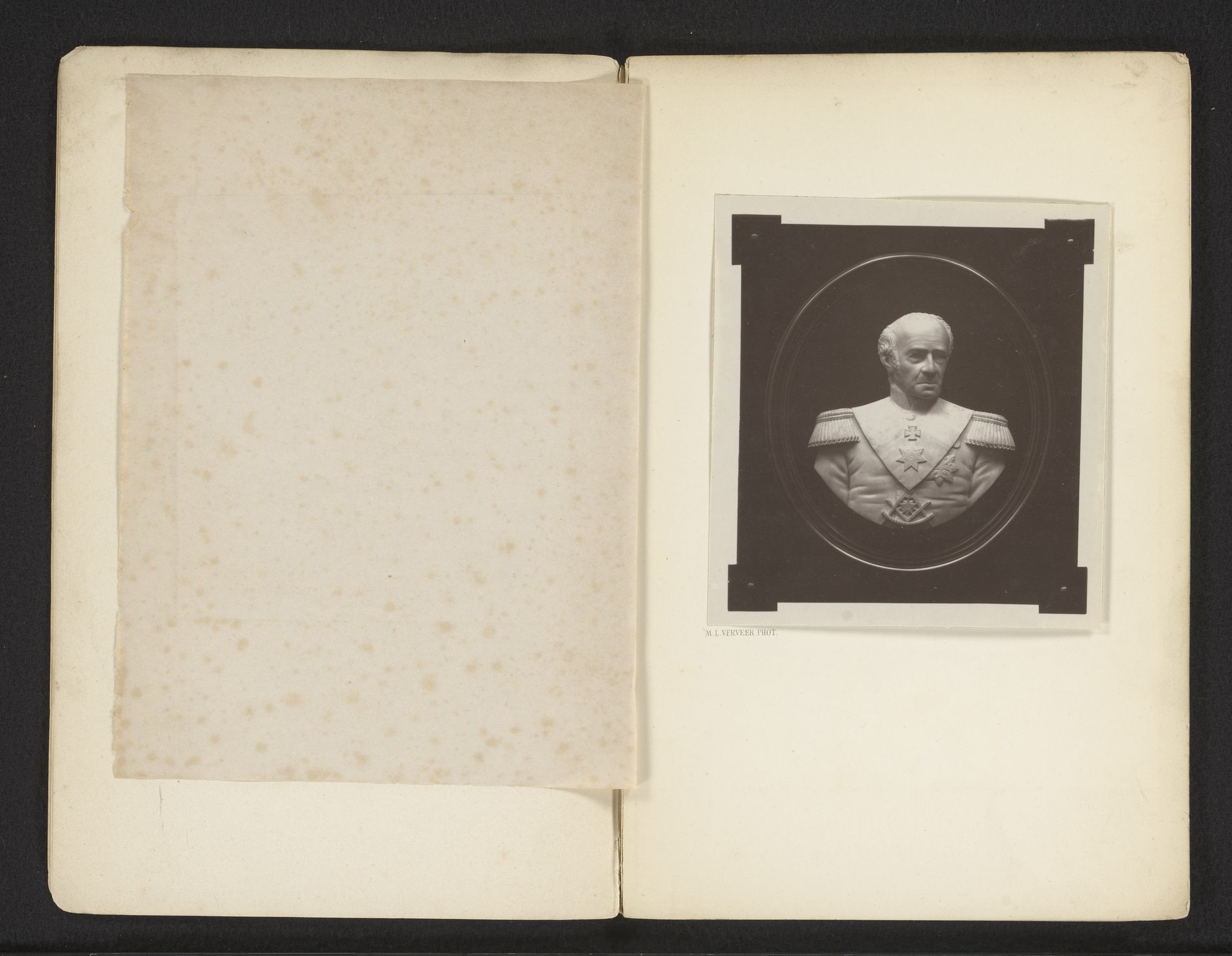 Buste van Frederik, prins der Nederlanden by Maurits Verveer