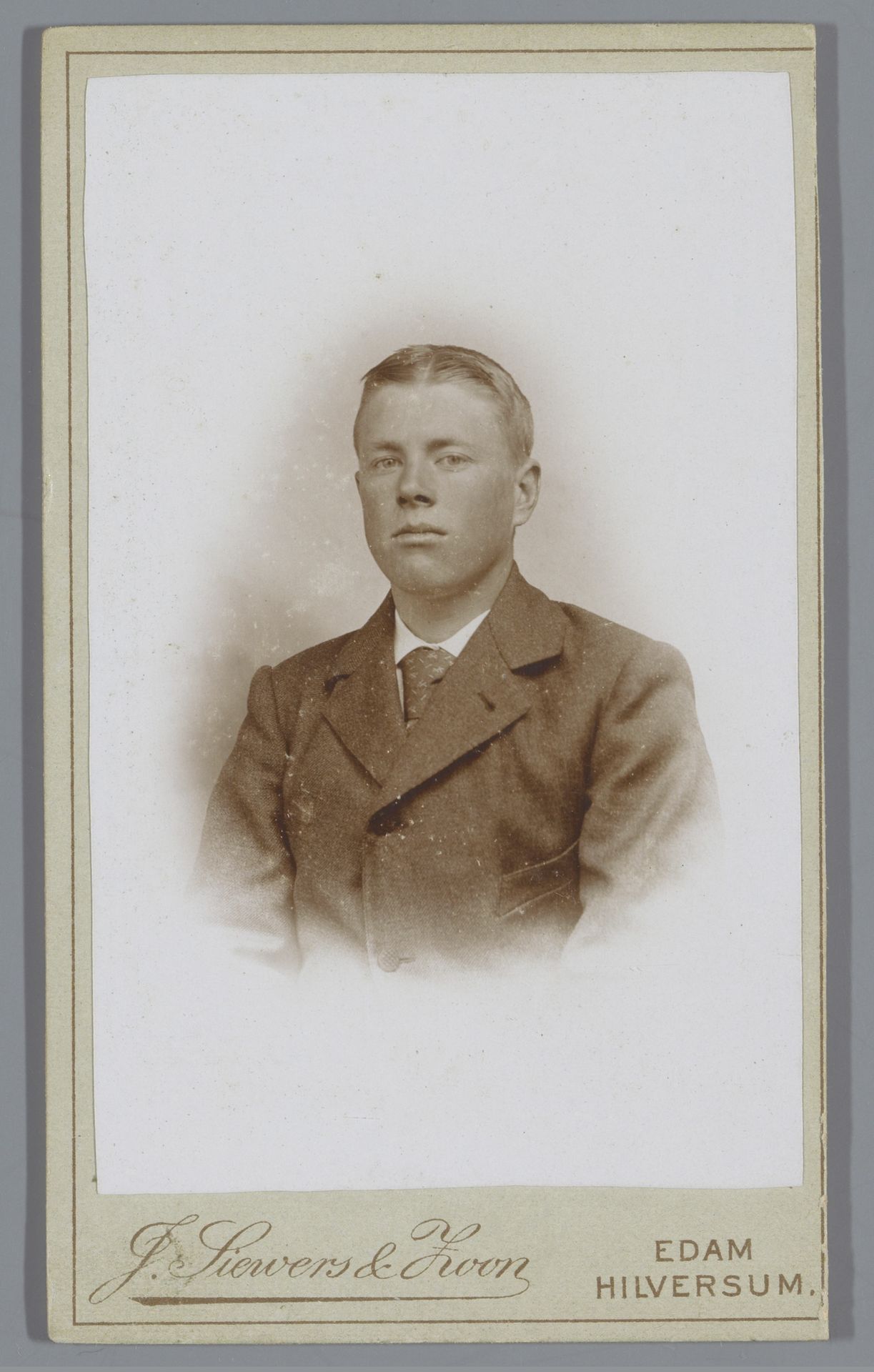 Portret van Cornelis Nooij by J. Siewers & Zoon