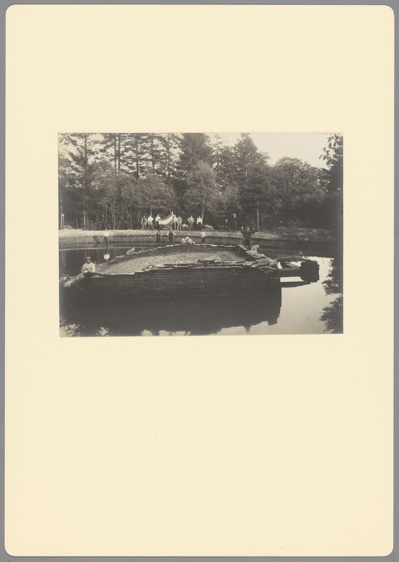 Fundering van een jachtslot te Heelsum by anoniem (Monumentenzorg)