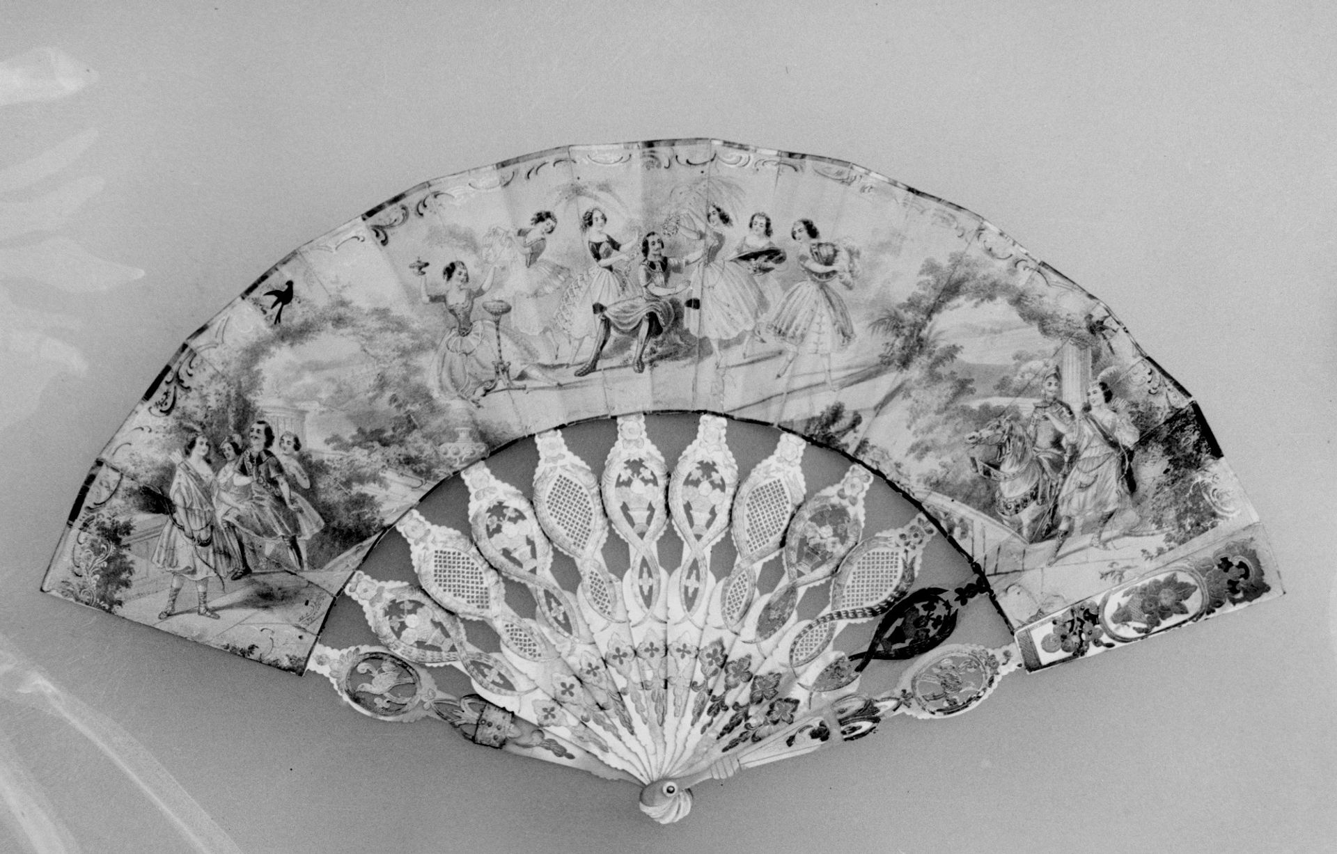 Fan by Bertrand