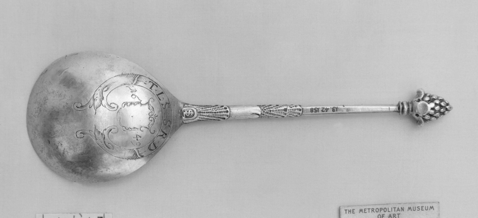 Fruitlet spoon by Lukas Andersen Steen