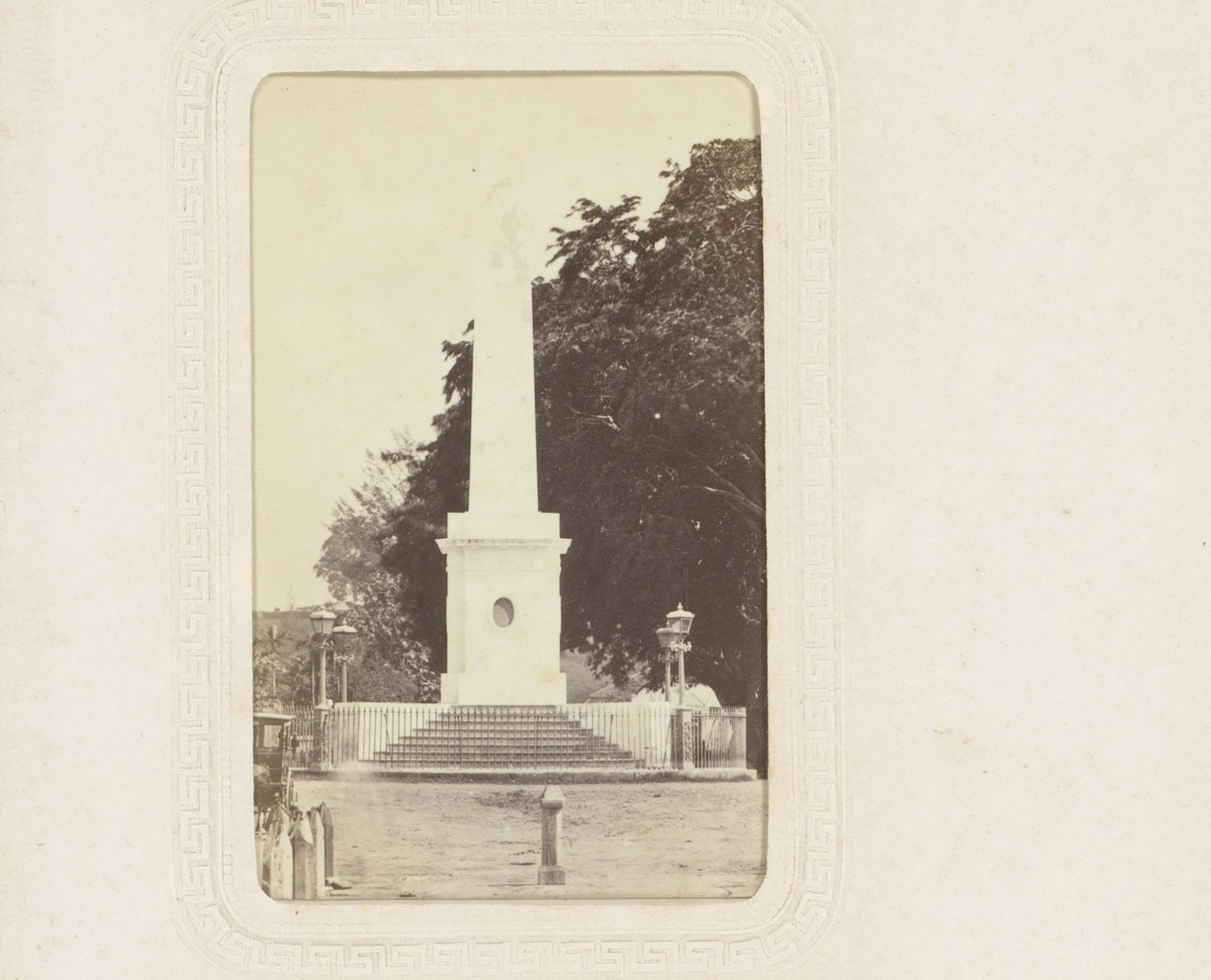 Monument van Dalhousie te Singapore by G.R. Lambert & Co.