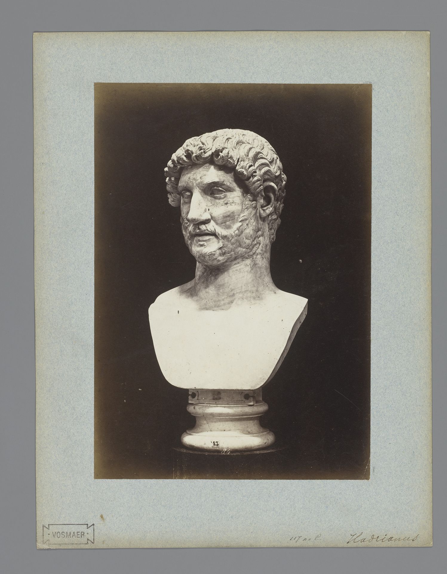 Buste van keizer Hadrianus by Anonymous