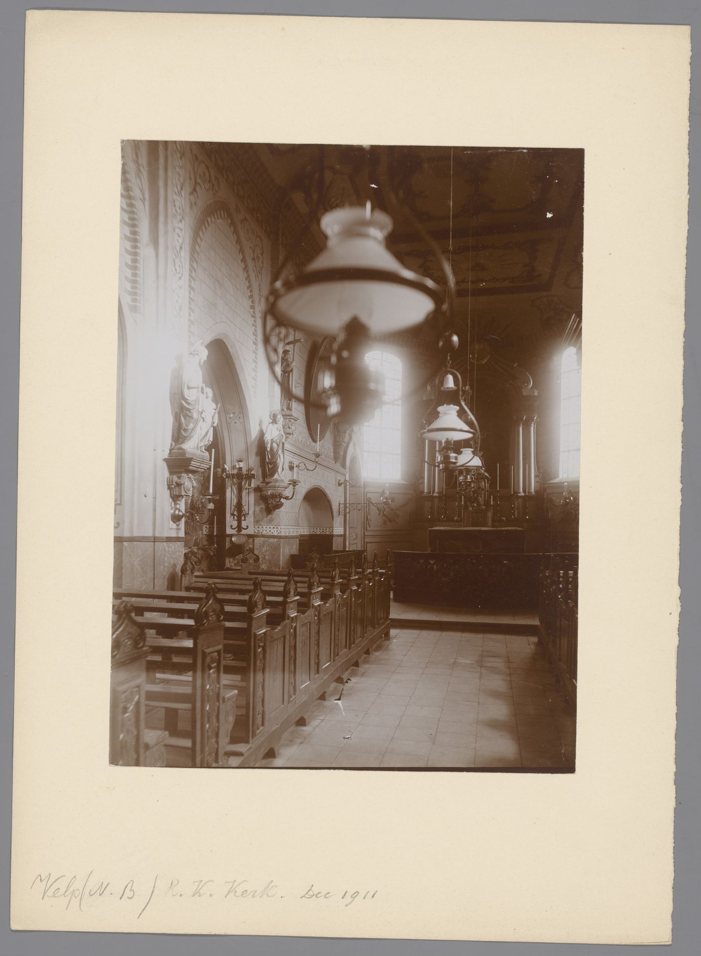 Interieur van de Sint-Vincentiuskerk te Velp by anoniem (Monumentenzorg)