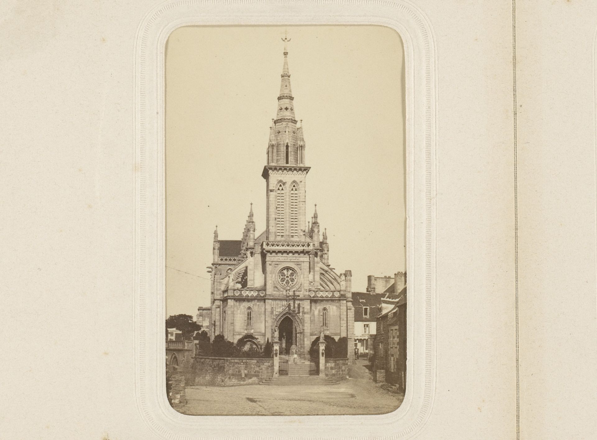 Gezicht op een kerk by Albert Capelle