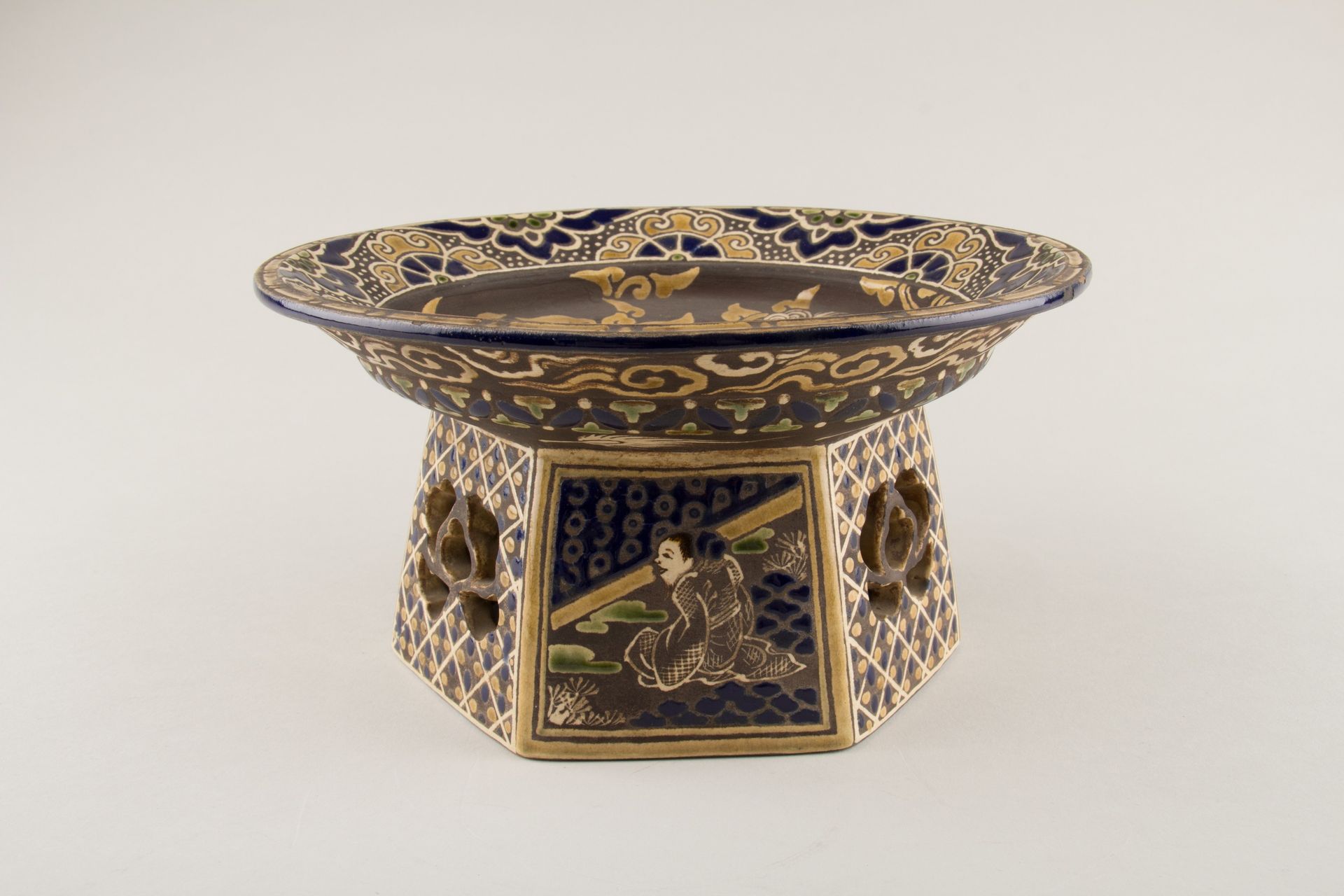Cake Dish by Hozan