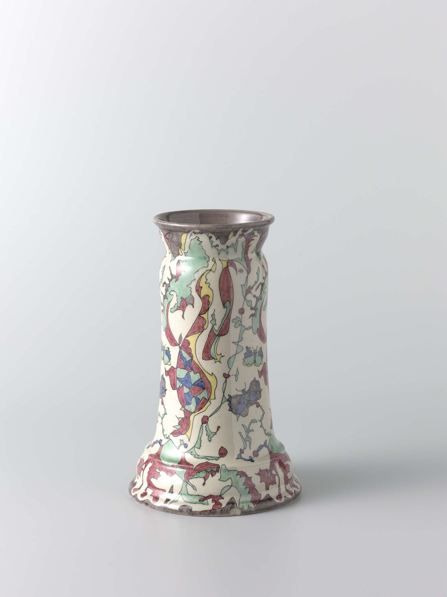 Vase with the ‘Onkruid’ (Weed) pattern by N.V. Plateelbakkerij Ram