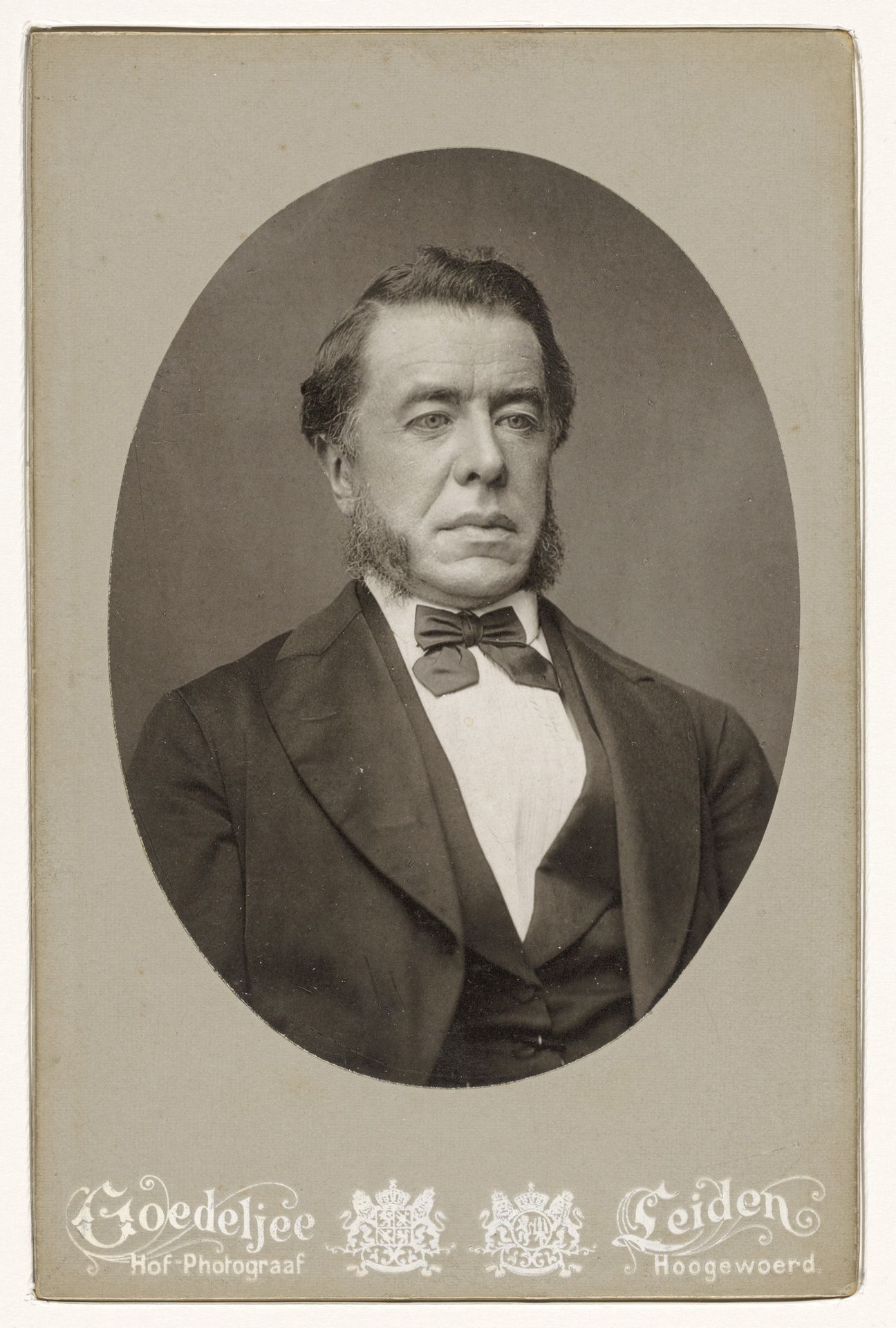 Portret van de historicus Robert Fruin by Jan Goedeljee