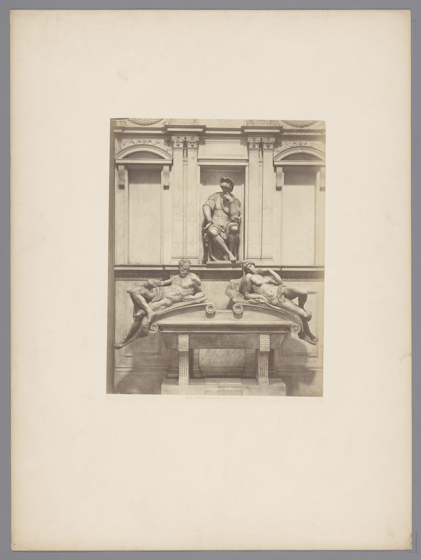 Grafmonument voor Lorenzo de' Medici in de Cappelle Medicee te Florence, Italië by Giacomo Brogi