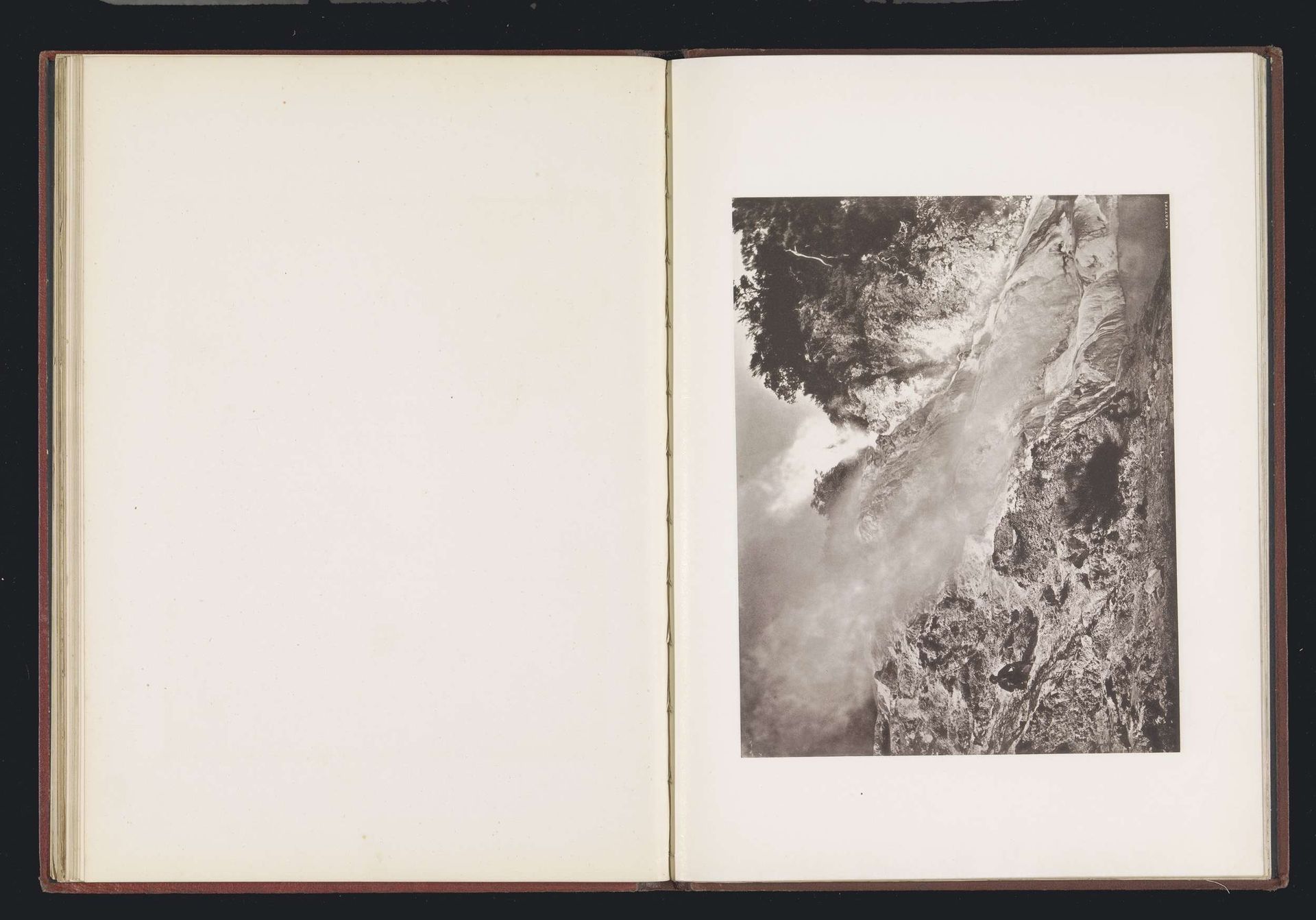 Geiser nabij Lake Rotomahana by Daniel Louis Mundy