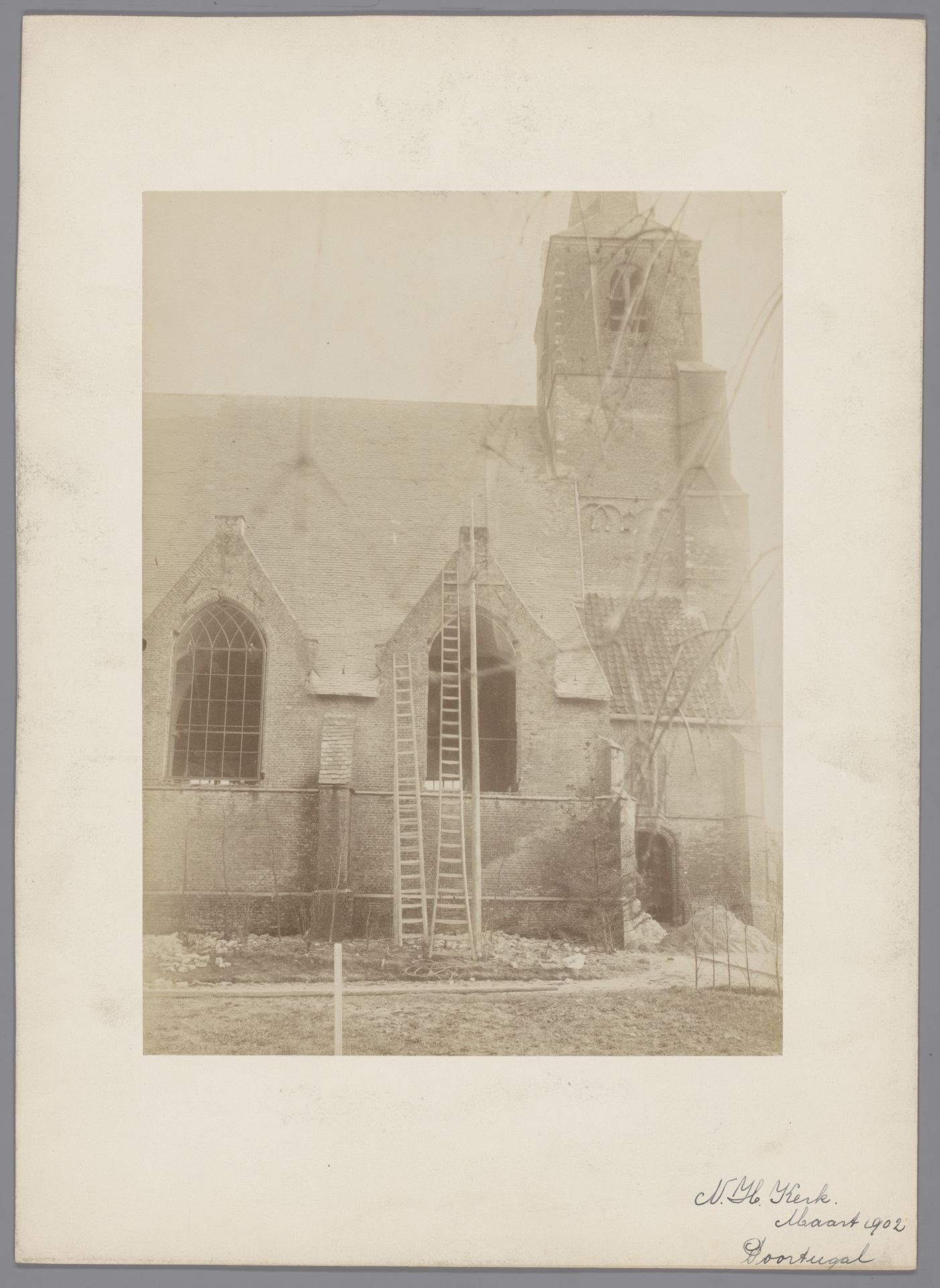Gezicht op de Dorpskerk te Poortugaal by anoniem (Monumentenzorg)