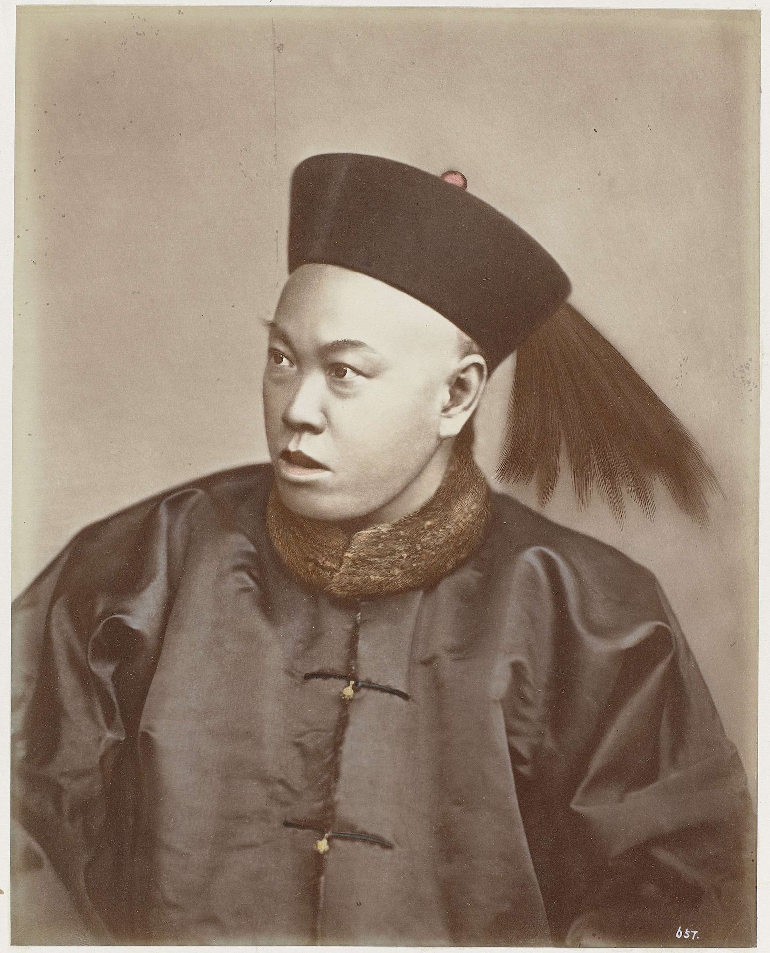 Portret van een Chinese jongeman by Raimund von Stillfried