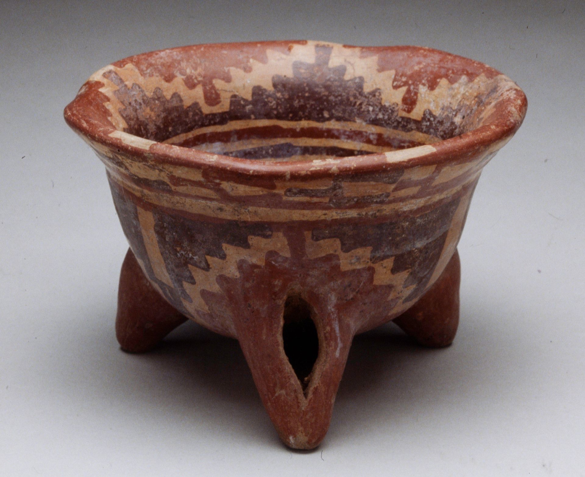 Tripodal bowl by Chupícuaro