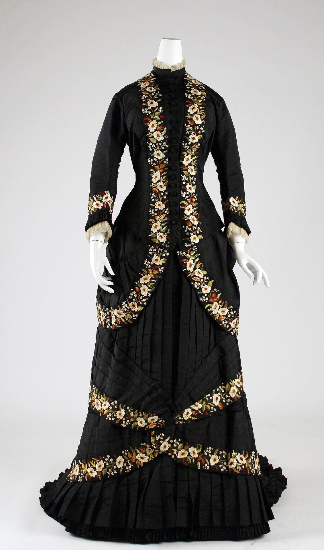 Dinner dress by Mon. Vignon