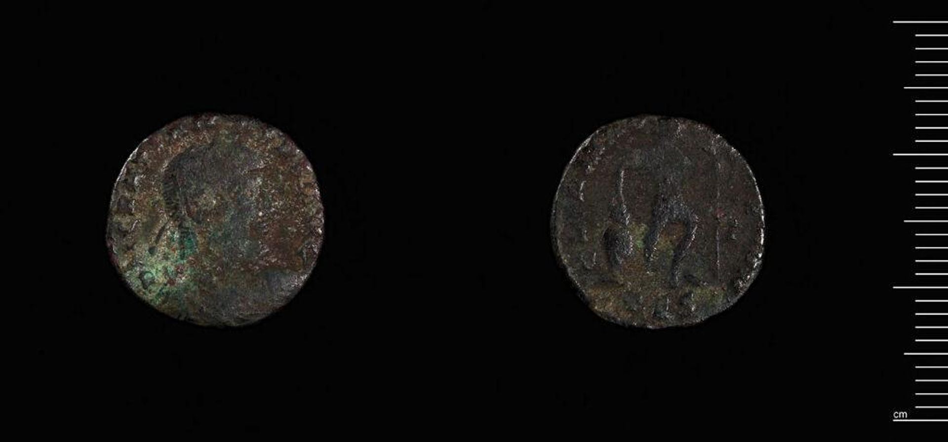 Coin (AE3) of Gratian, Thessalonica by Gratian