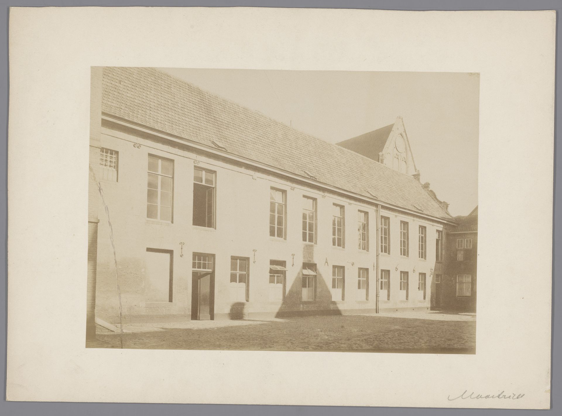 Gezicht op het lyceum te Maastricht by anoniem (Monumentenzorg)