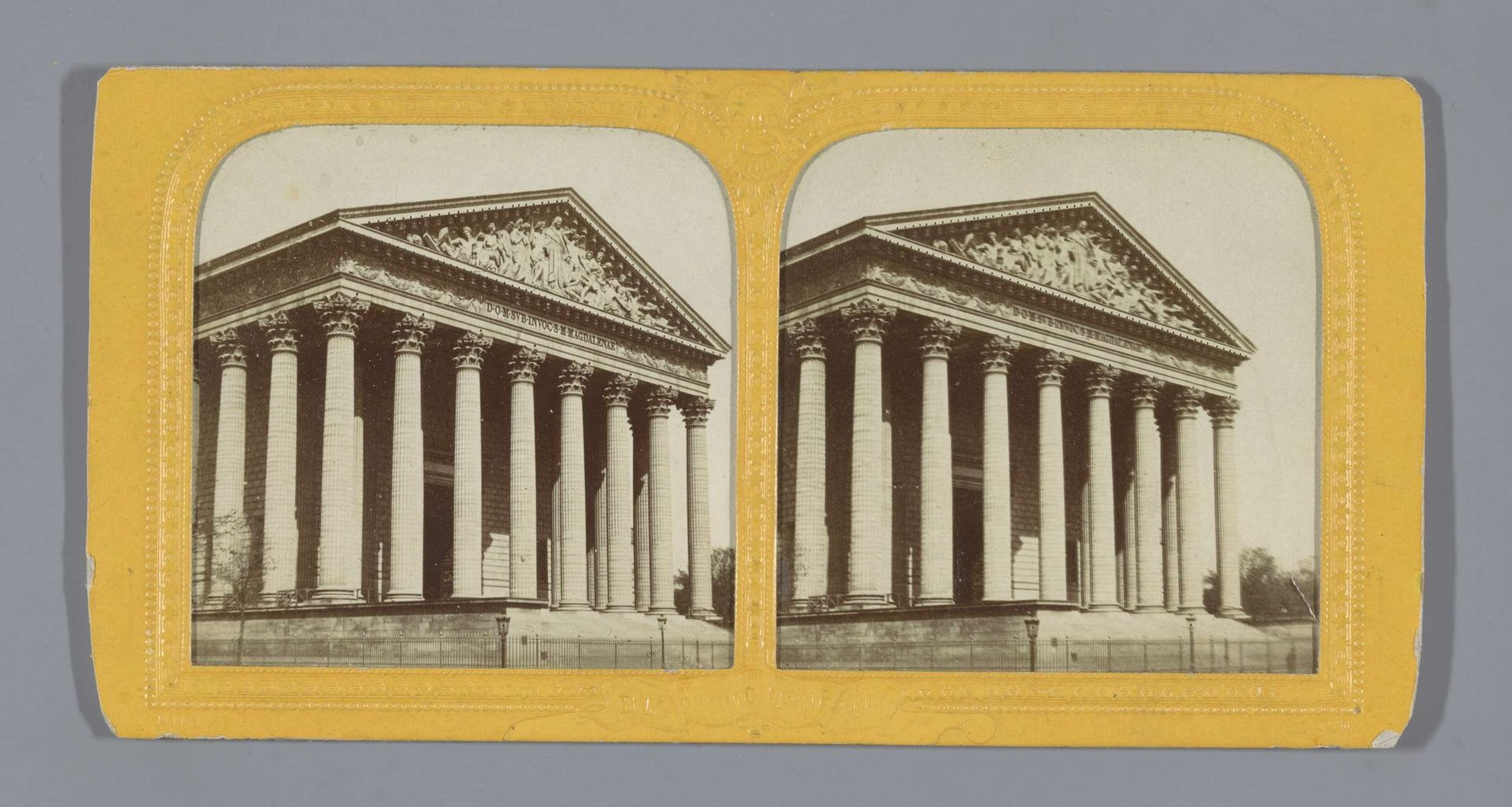 Exterieur van de Madeleinekerk in Parijs by Charles Dauvois
