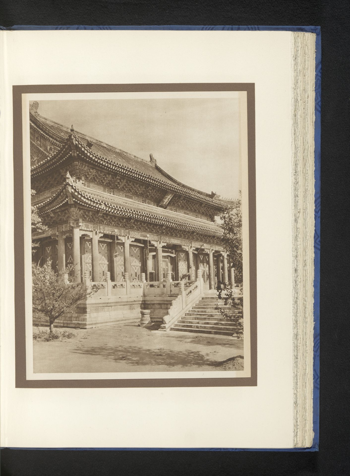 Zomerpaleis te Peking by Donald Mennie