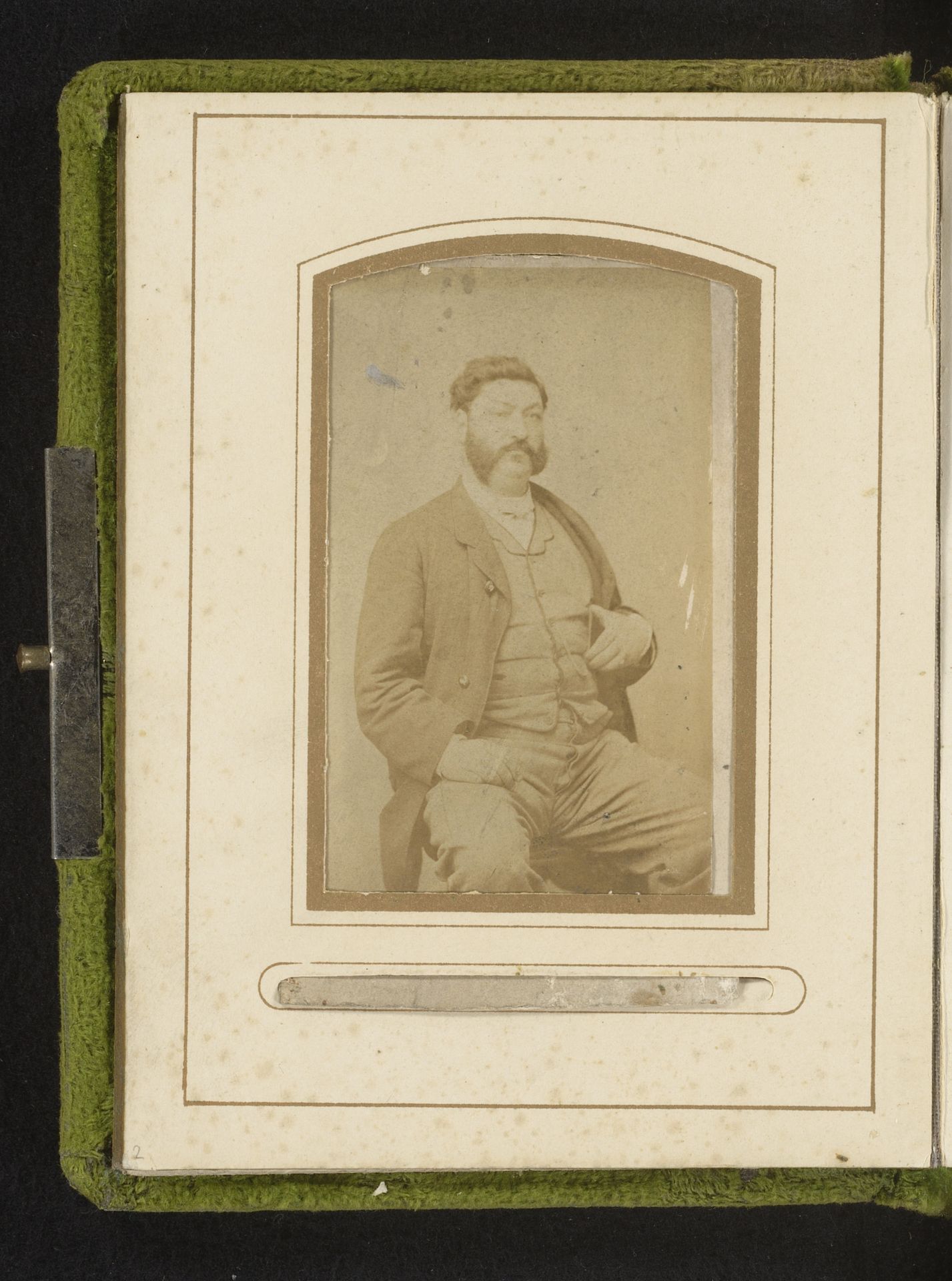 Portret van een man by Sabatier (fotograaf)