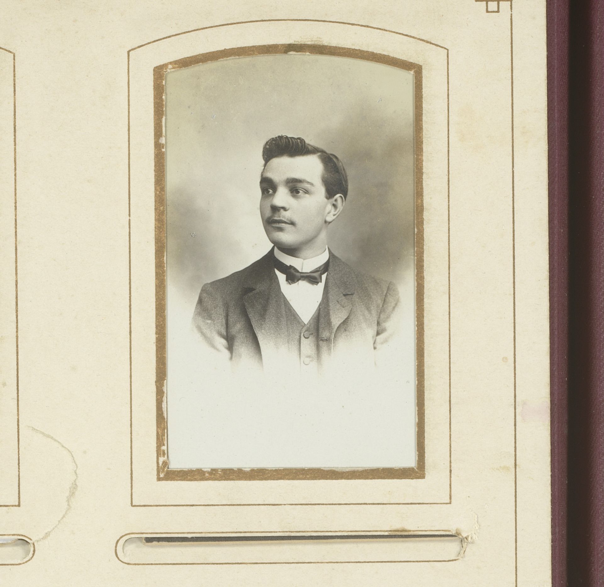 Portret van een man by Jules Walbott