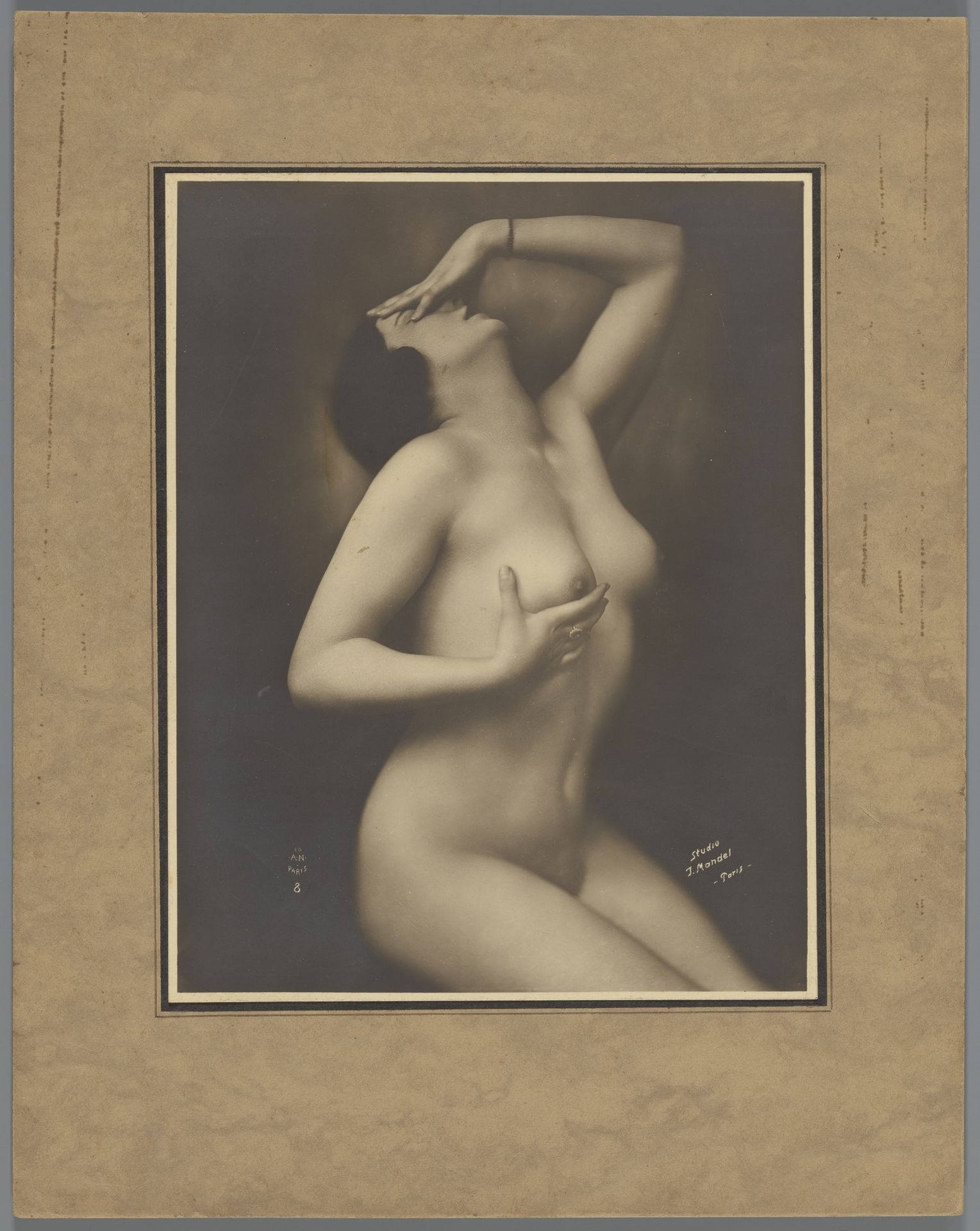 Vrouwelijk naakt by Julien Mandel