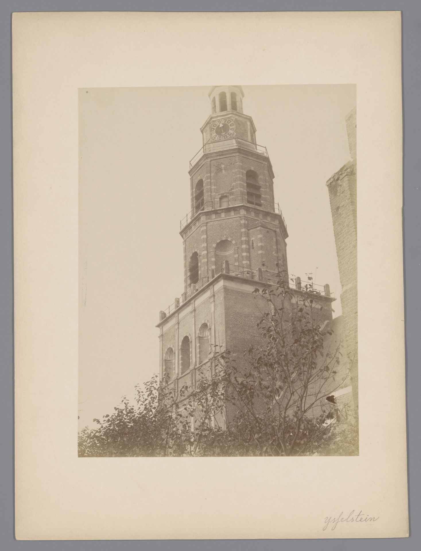 Toren van de Oude Sint-Nicolaaskerk te IJsselstein by anoniem (Monumentenzorg)