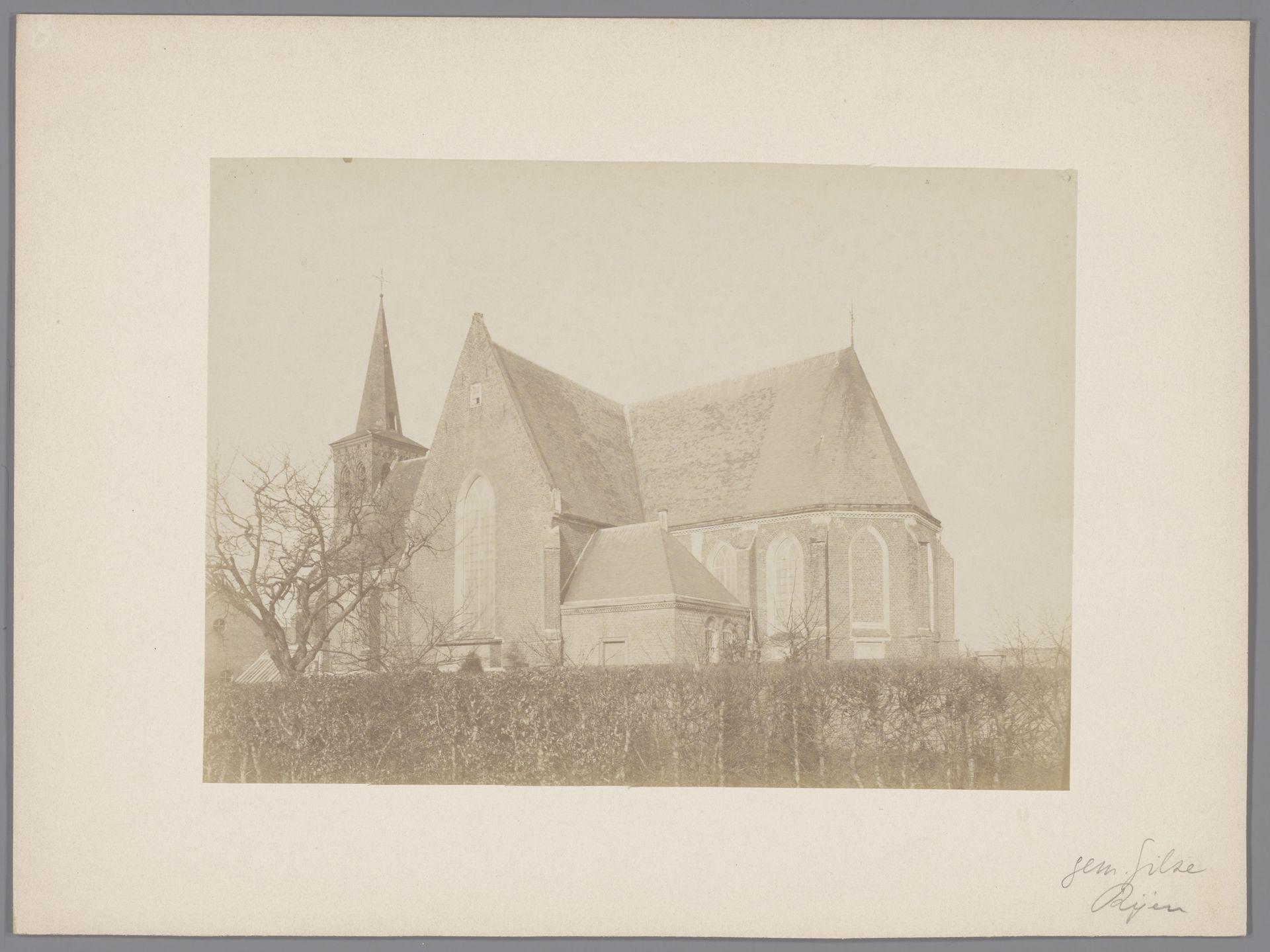 Gezicht op de rooms-katholieke kerk te Gilze en Rijen by anoniem (Monumentenzorg)