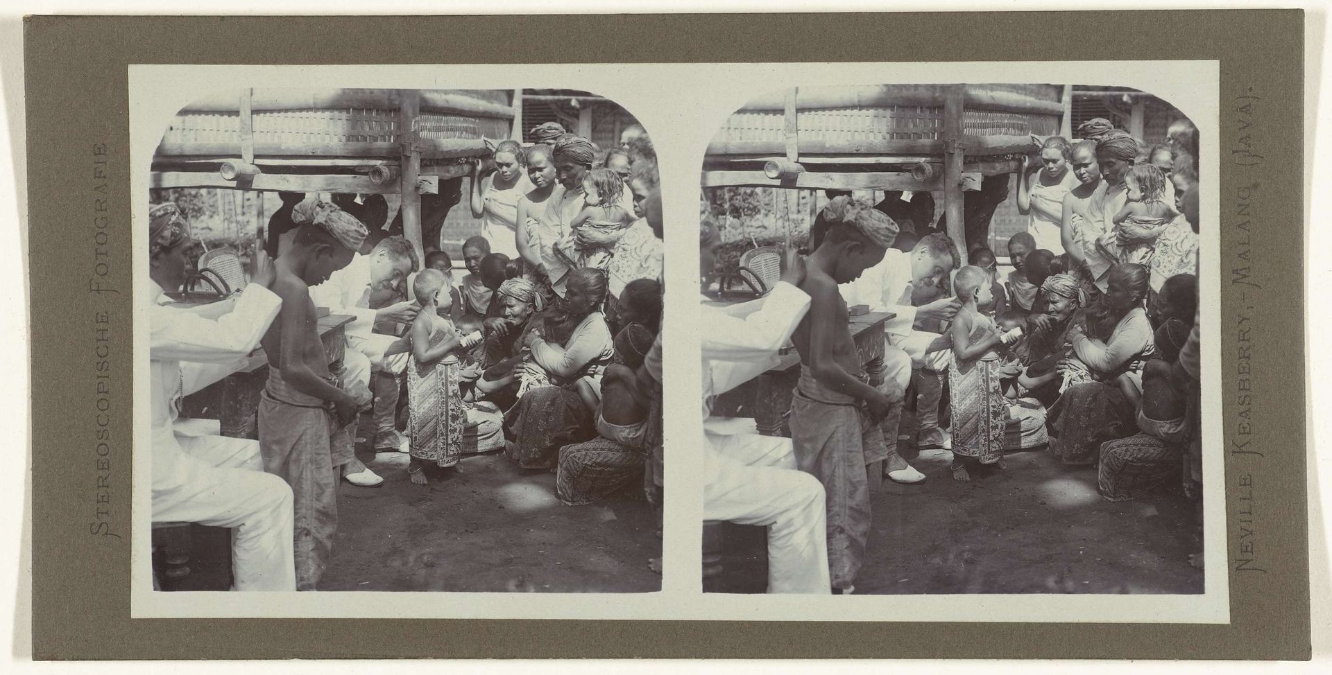 Medische controlepost voor vaccinaties en andere zaken in de dessa's bij Malang by Neville Keasberry