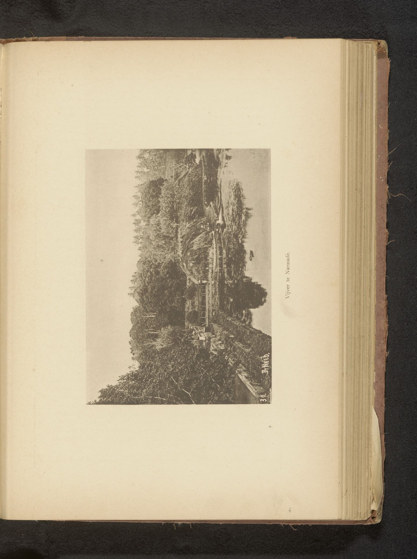 Gezicht op een water te Narmada by Christiaan Johan Neeb
