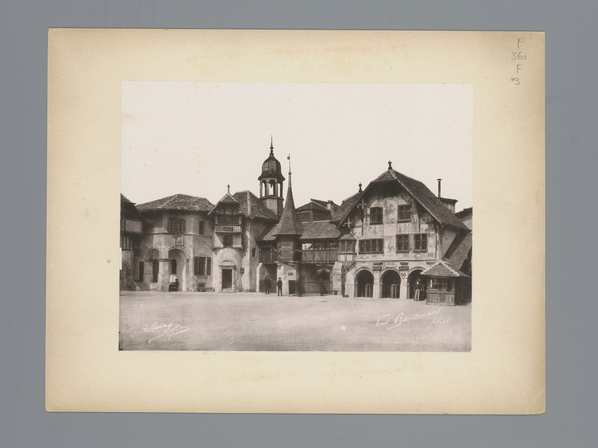 Stadsgezicht in Luzern by Frédéric Boissonnas