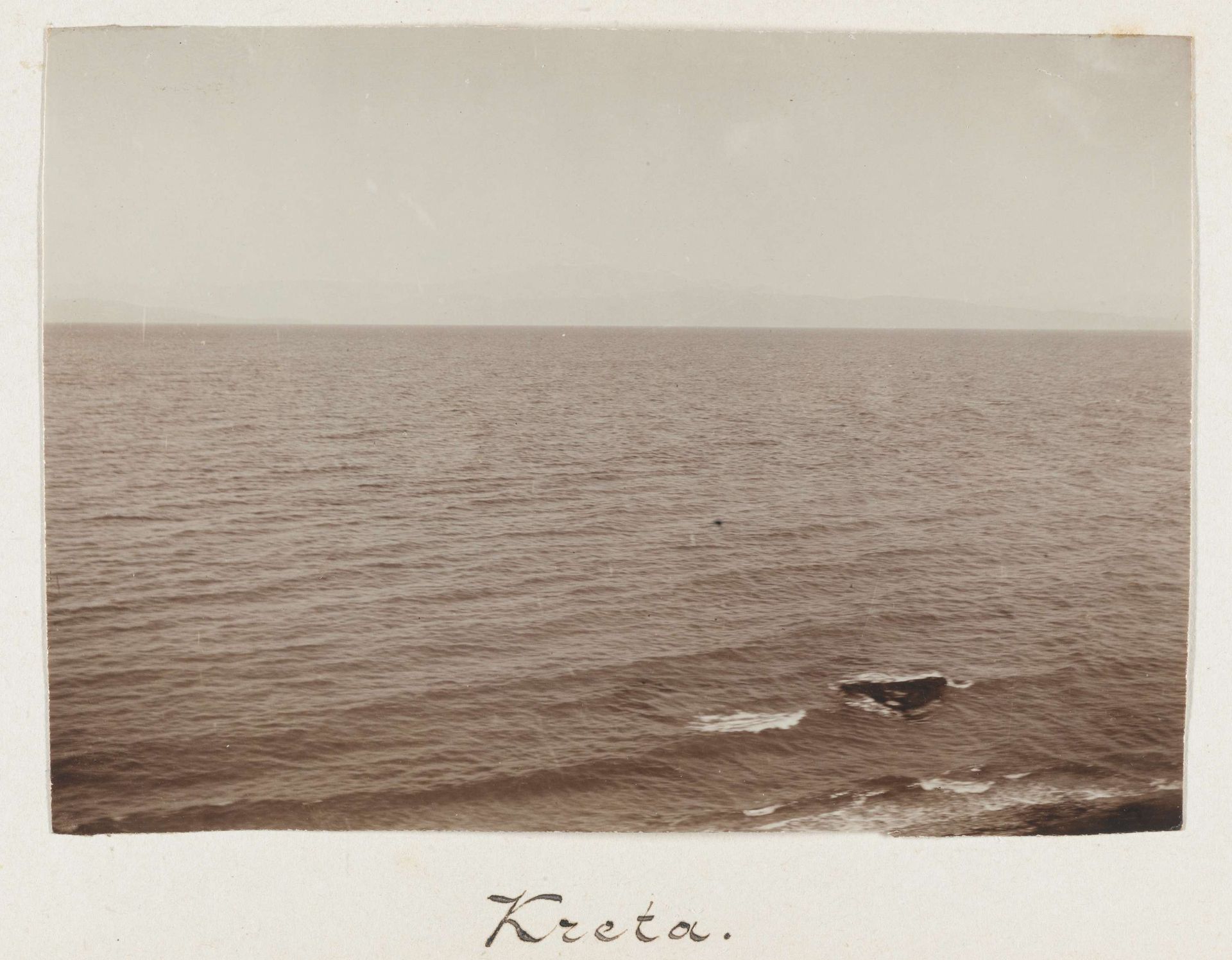 Gezicht over de Middellandse Zee op Kreta by Johannes Lodewijk Heldring
