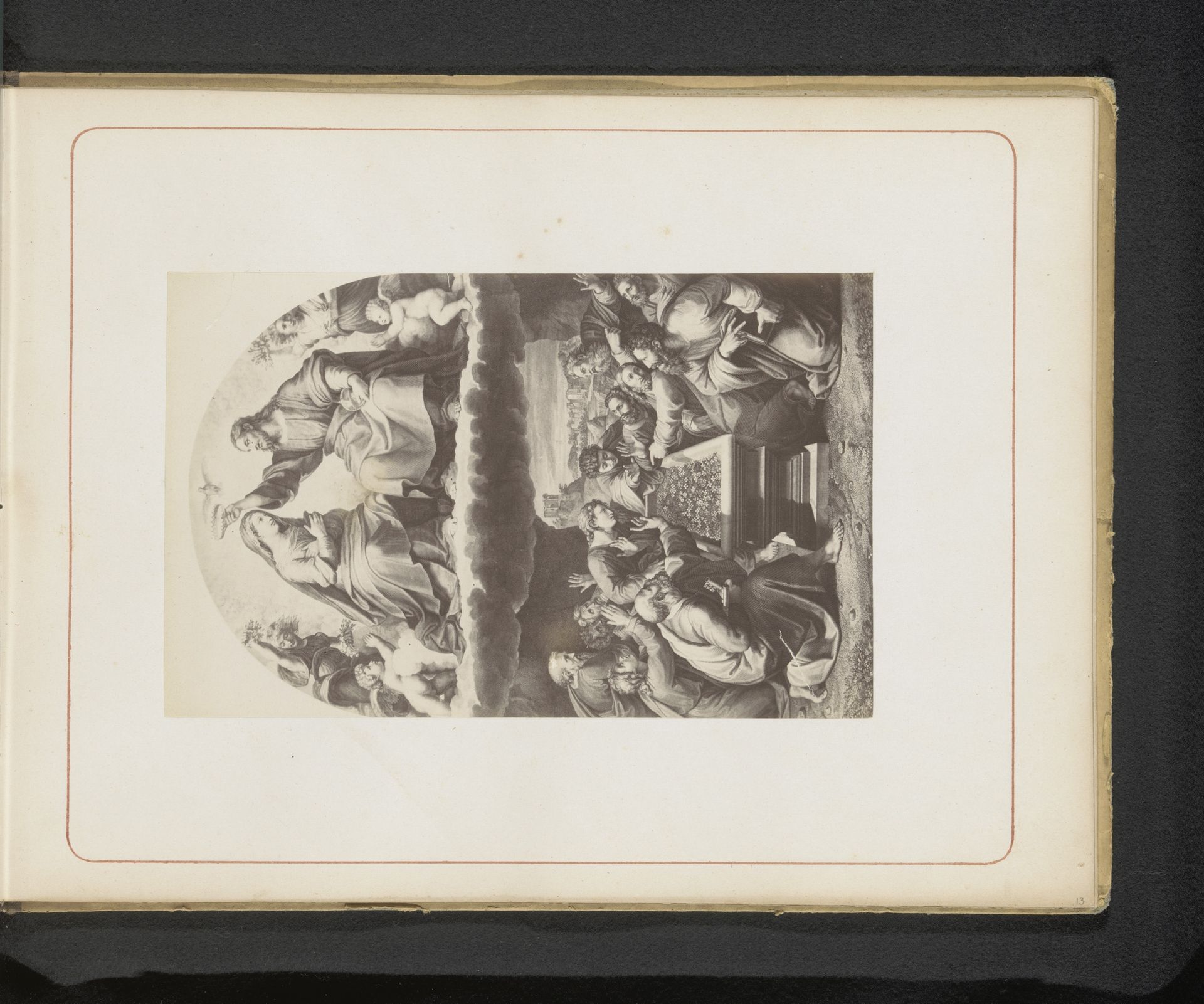 Fotoreproductie van een gravure naar De kroning van Maria door Giulio Romano in het Vaticaan by Anonymous