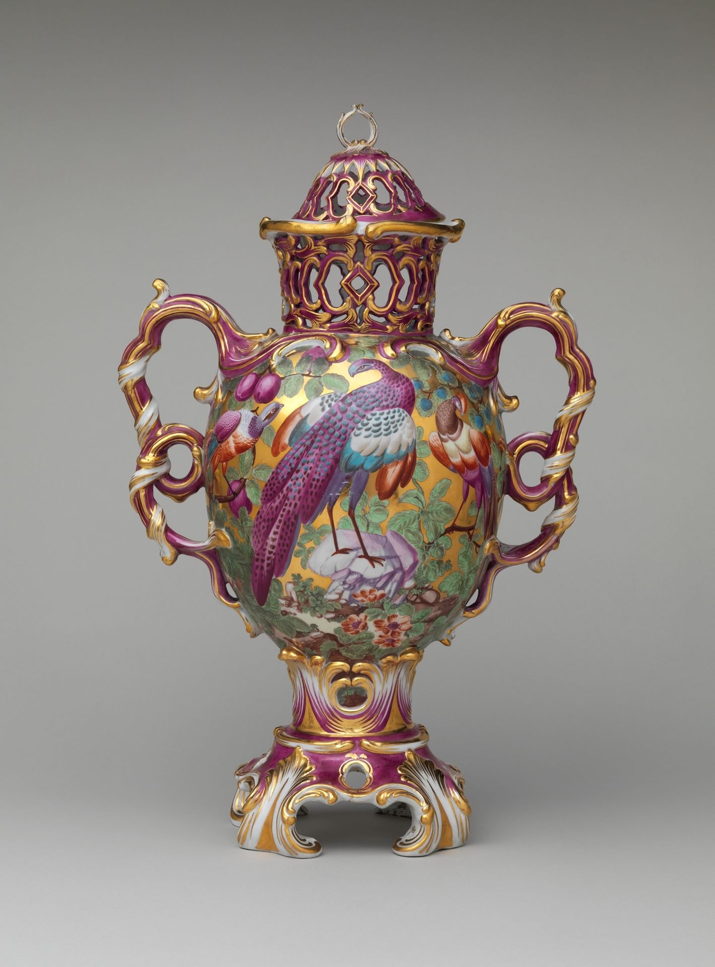 Perfume vase by Chelsea Porcelain Manufactory