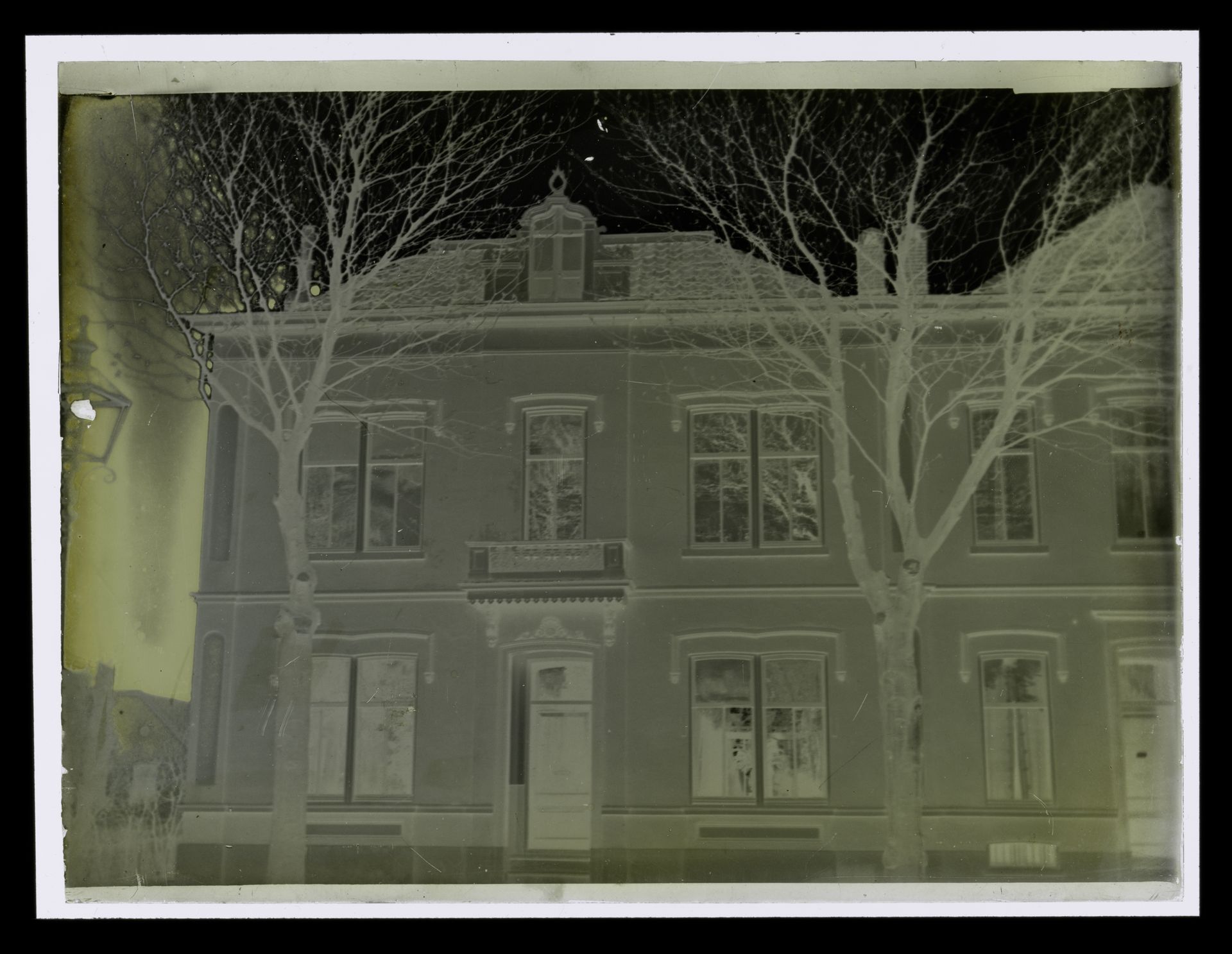 Exterieur van een woonhuis by Laurens Lodewijk Kleijn