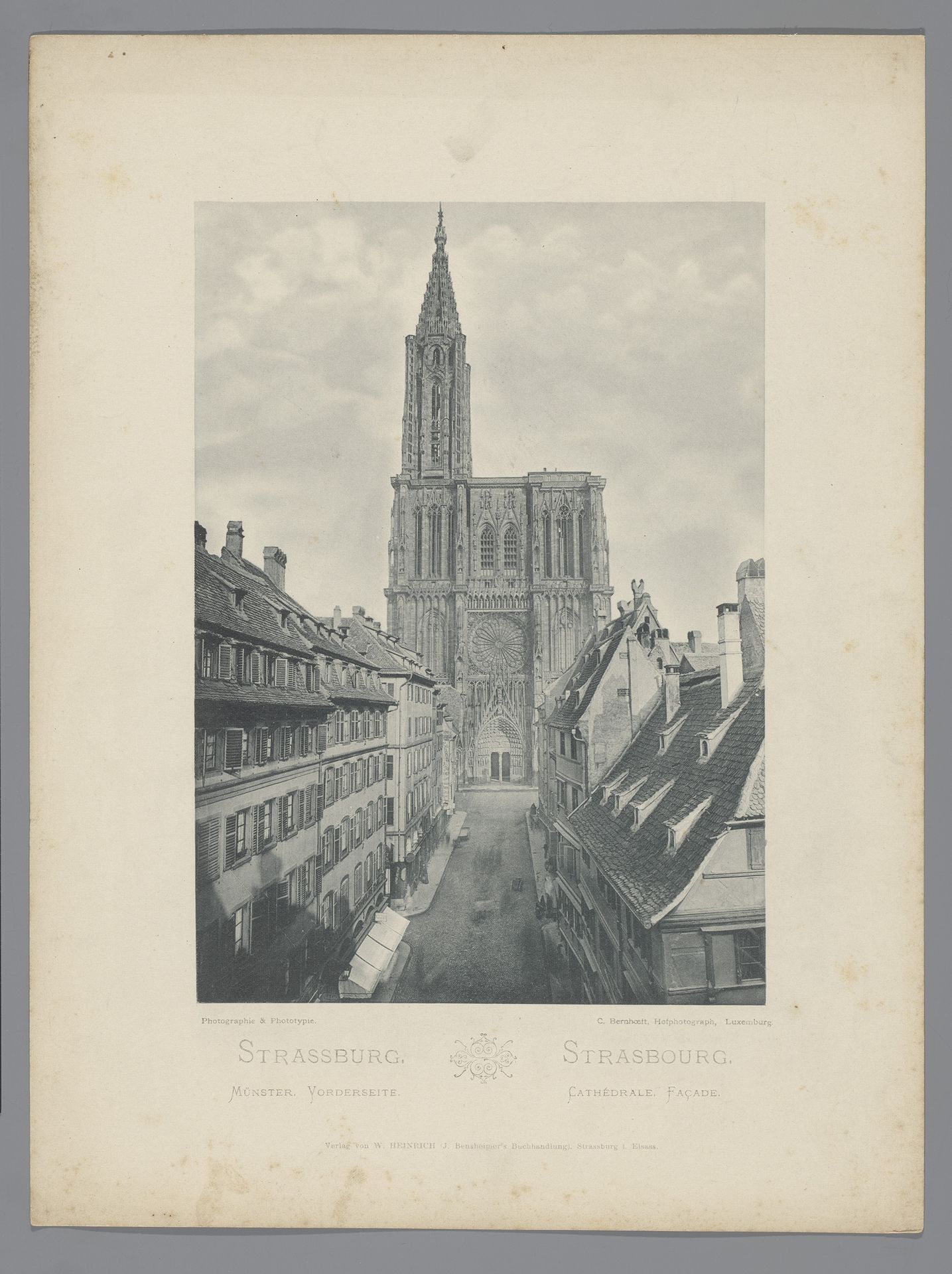 Gezicht op de kathedraal van Straatsburg by Charles Bernhoeft