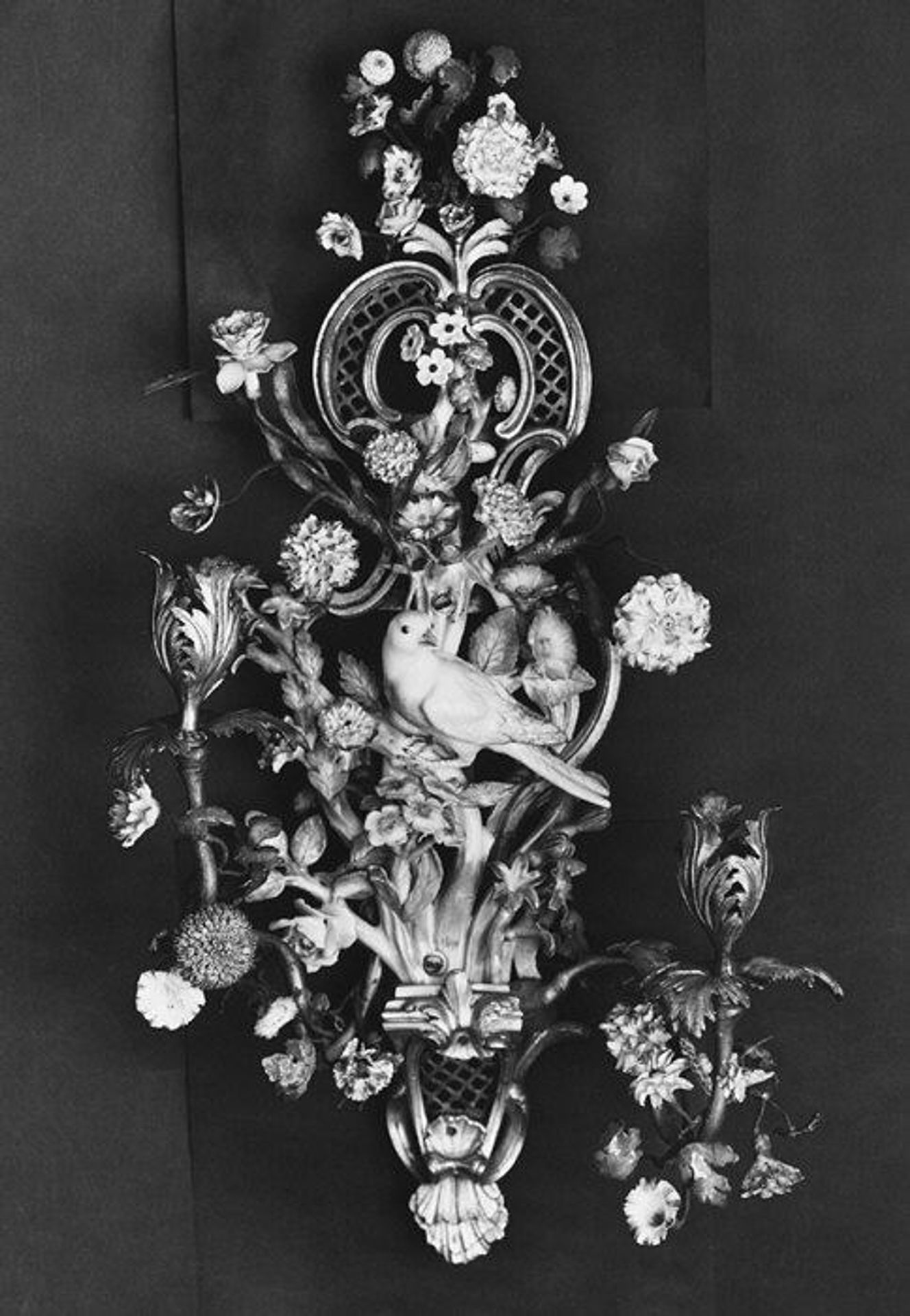 Wall bracket (one of a pair) by Meissen Manufactory