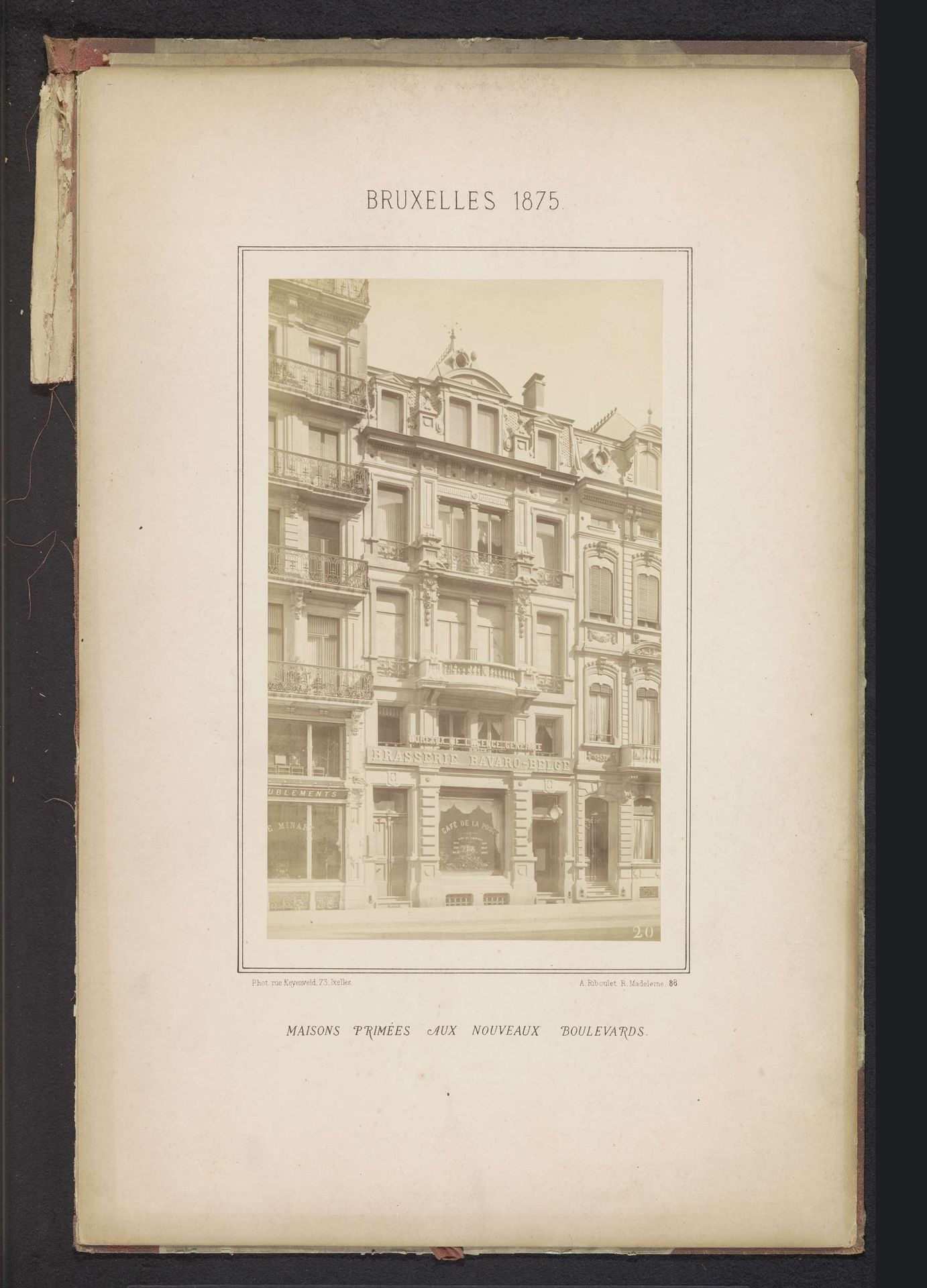 Exterieur van het gebouw op Place de Brouckère 11 te Brussel by Alexandre de Blochouse