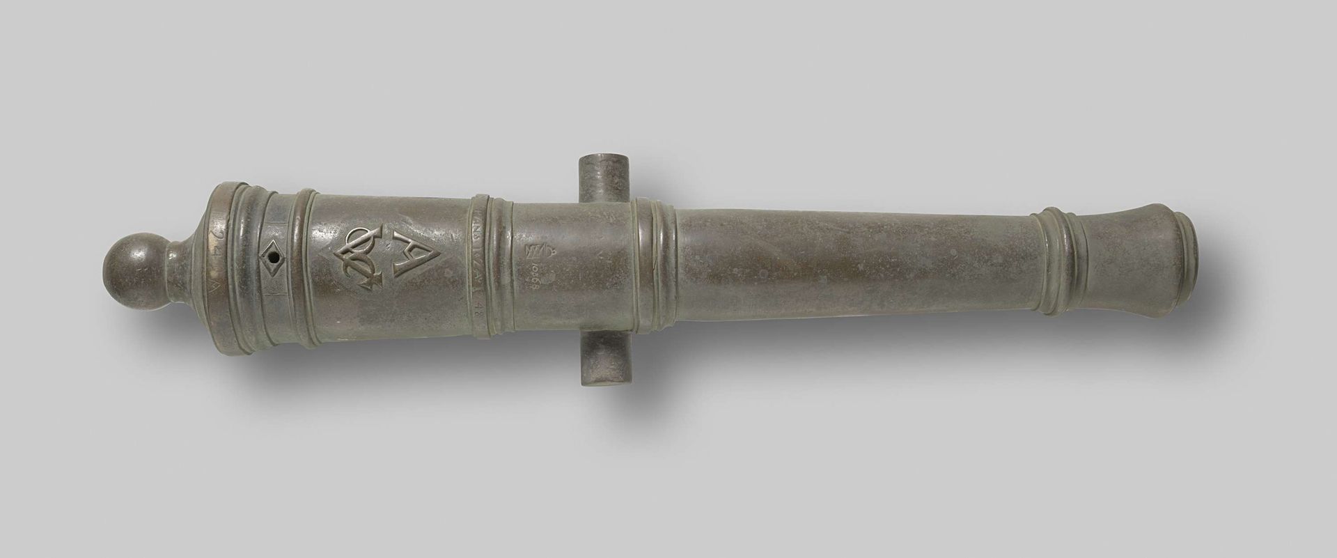 Bronzen kanon VOC A(msterdam) by Cipriaen Jansz. Crans