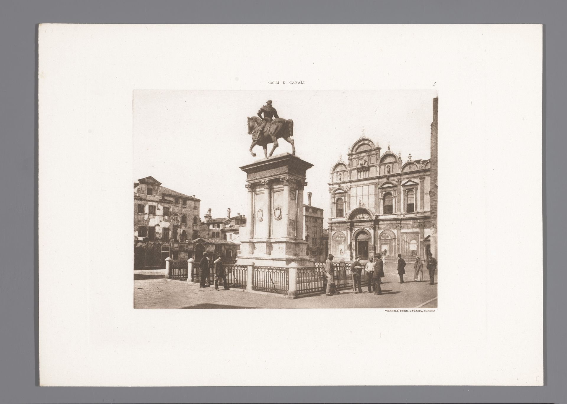 Gezicht op het Campo Santi Giovanni e Paolo met een ruiterstandbeeld van Bartolomeo Colleoni in Venetië by Anonymous
